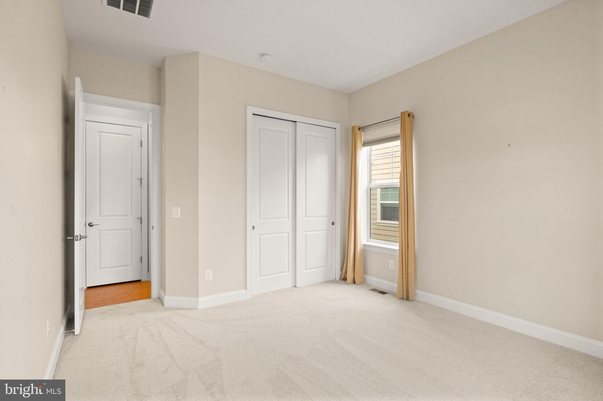 SHENANDOAH, LAKE FREDERICK - Residential