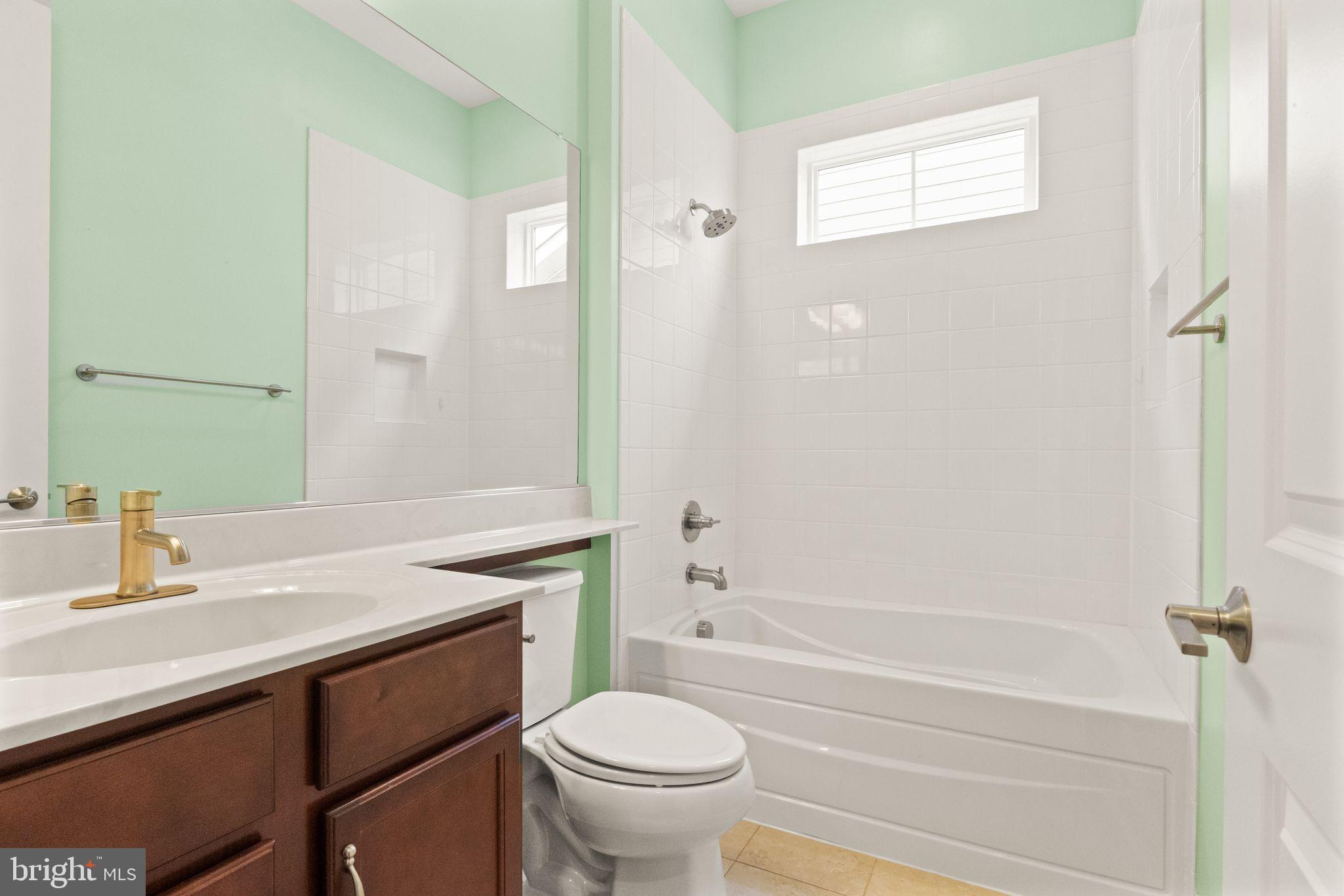 SHENANDOAH, LAKE FREDERICK - Residential