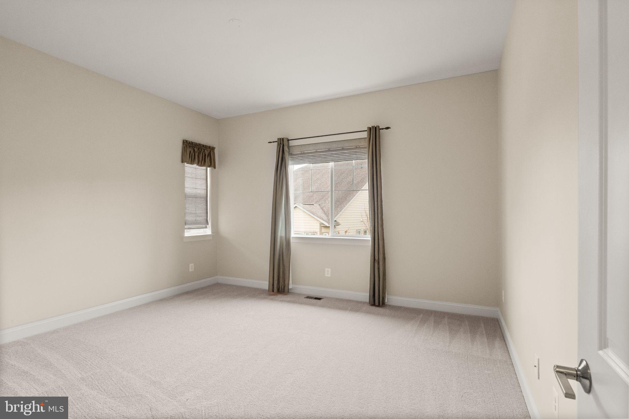 SHENANDOAH, LAKE FREDERICK - Residential