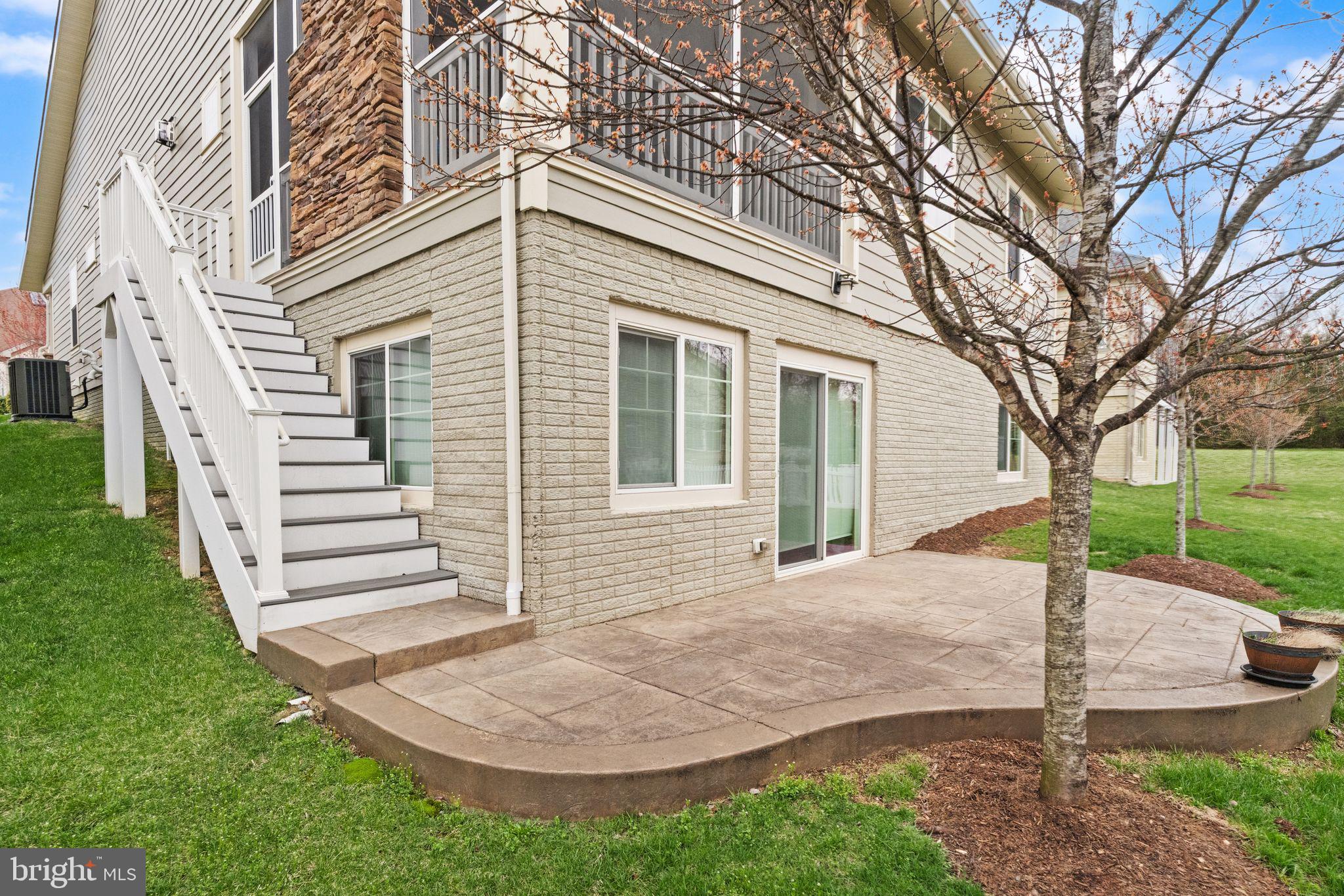 SHENANDOAH, LAKE FREDERICK - Residential