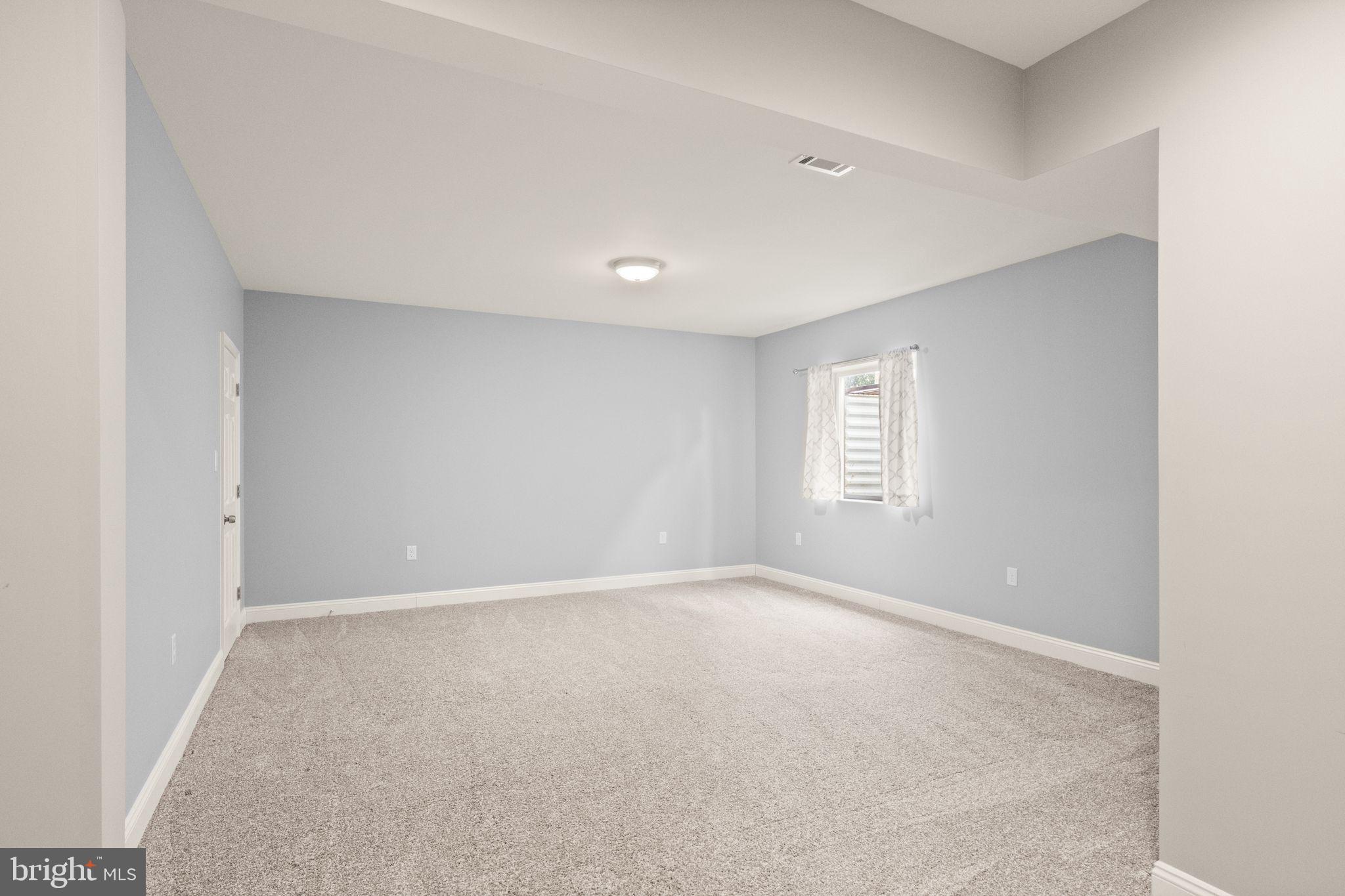 SHENANDOAH, LAKE FREDERICK - Residential