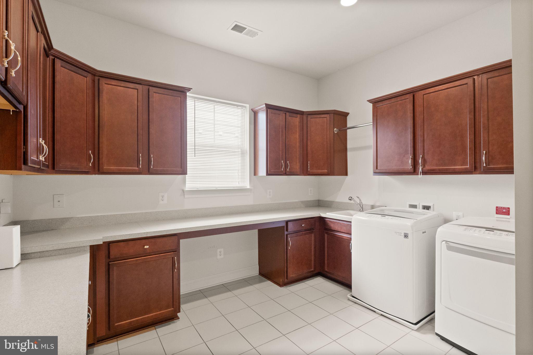 SHENANDOAH, LAKE FREDERICK - Residential