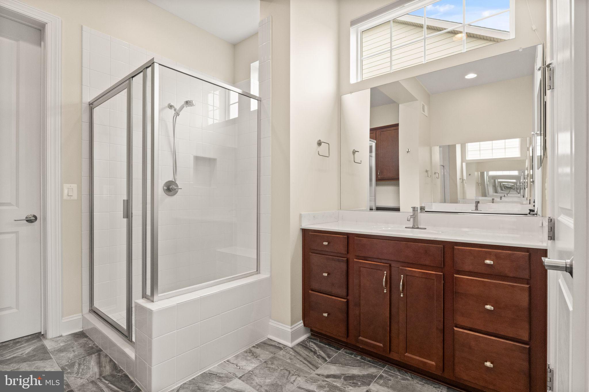 SHENANDOAH, LAKE FREDERICK - Residential