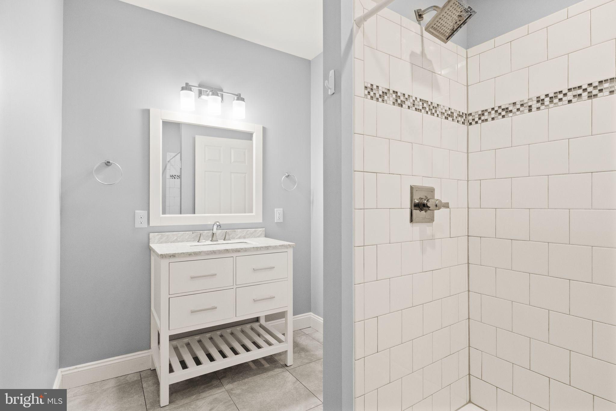 SHENANDOAH, LAKE FREDERICK - Residential