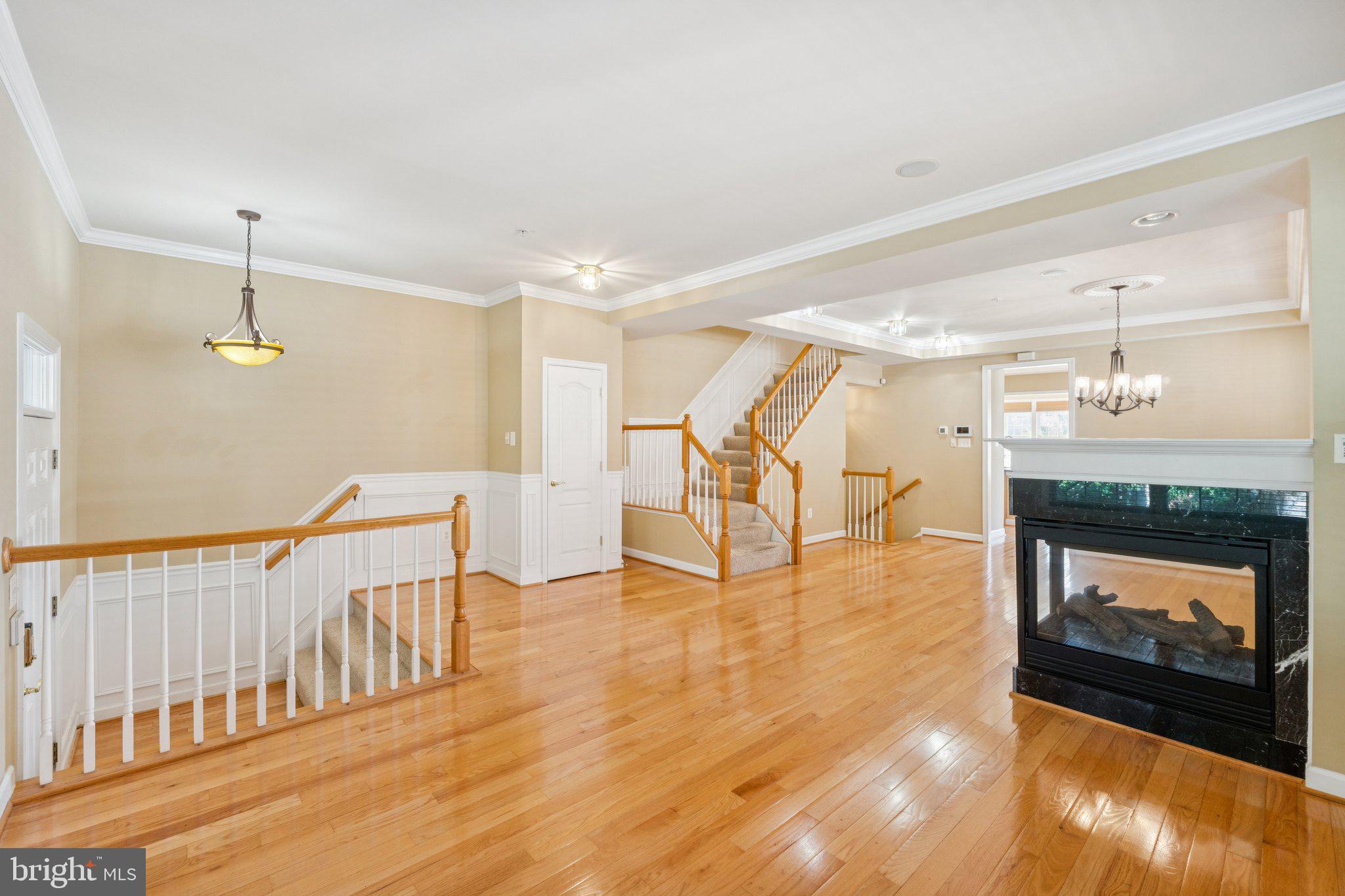 910 PLEASANT DRIVE