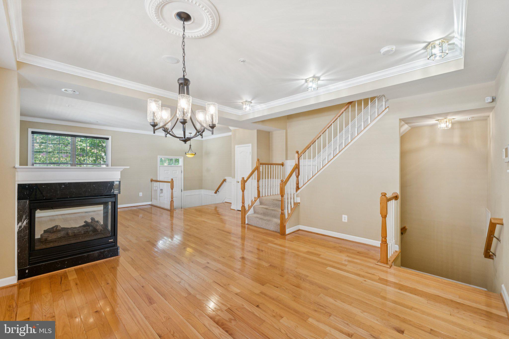 910 PLEASANT DRIVE