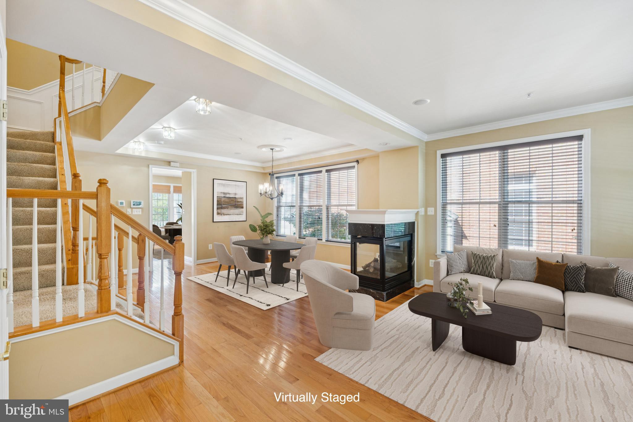 910 PLEASANT DRIVE