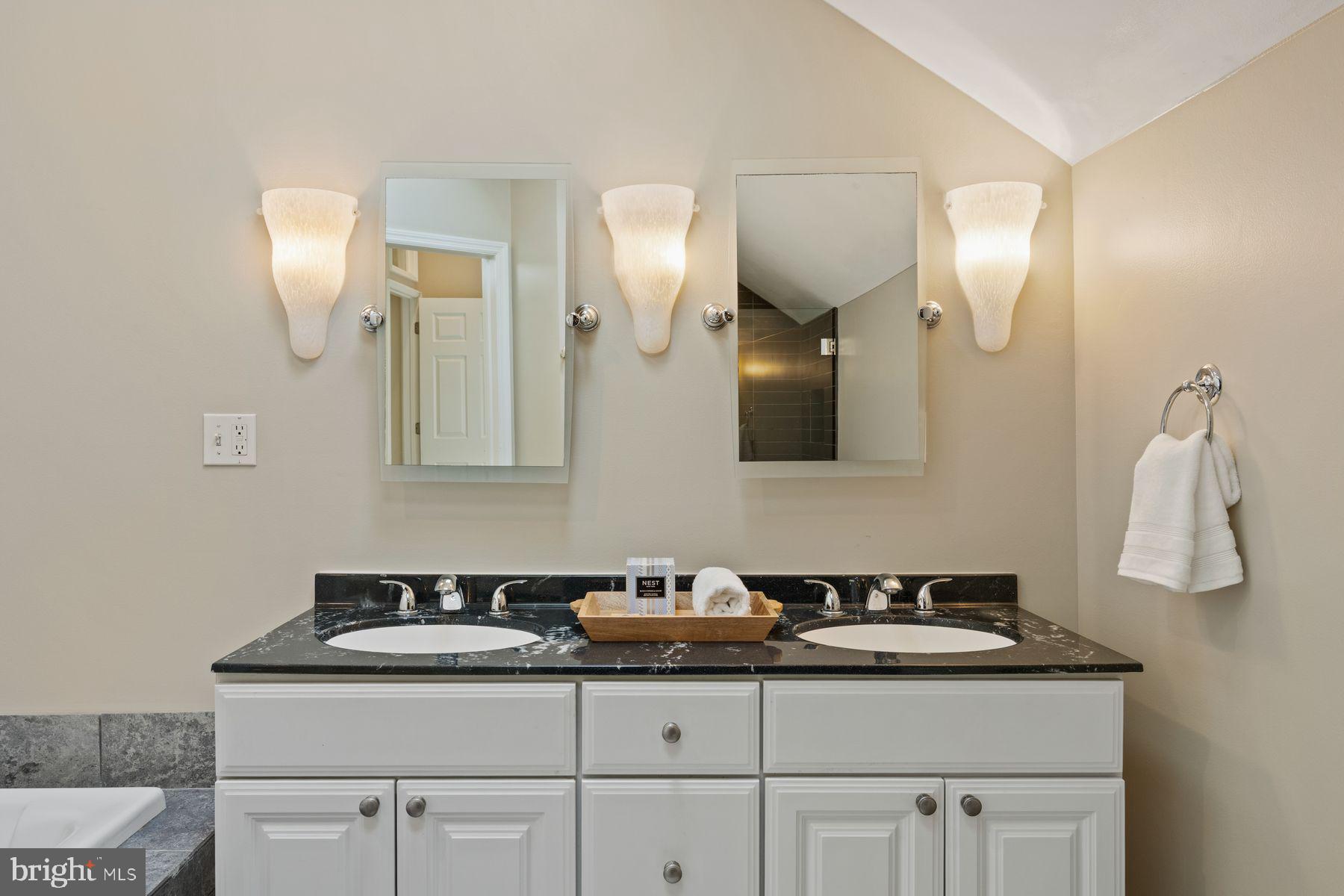 BELLA VISTA - Residential