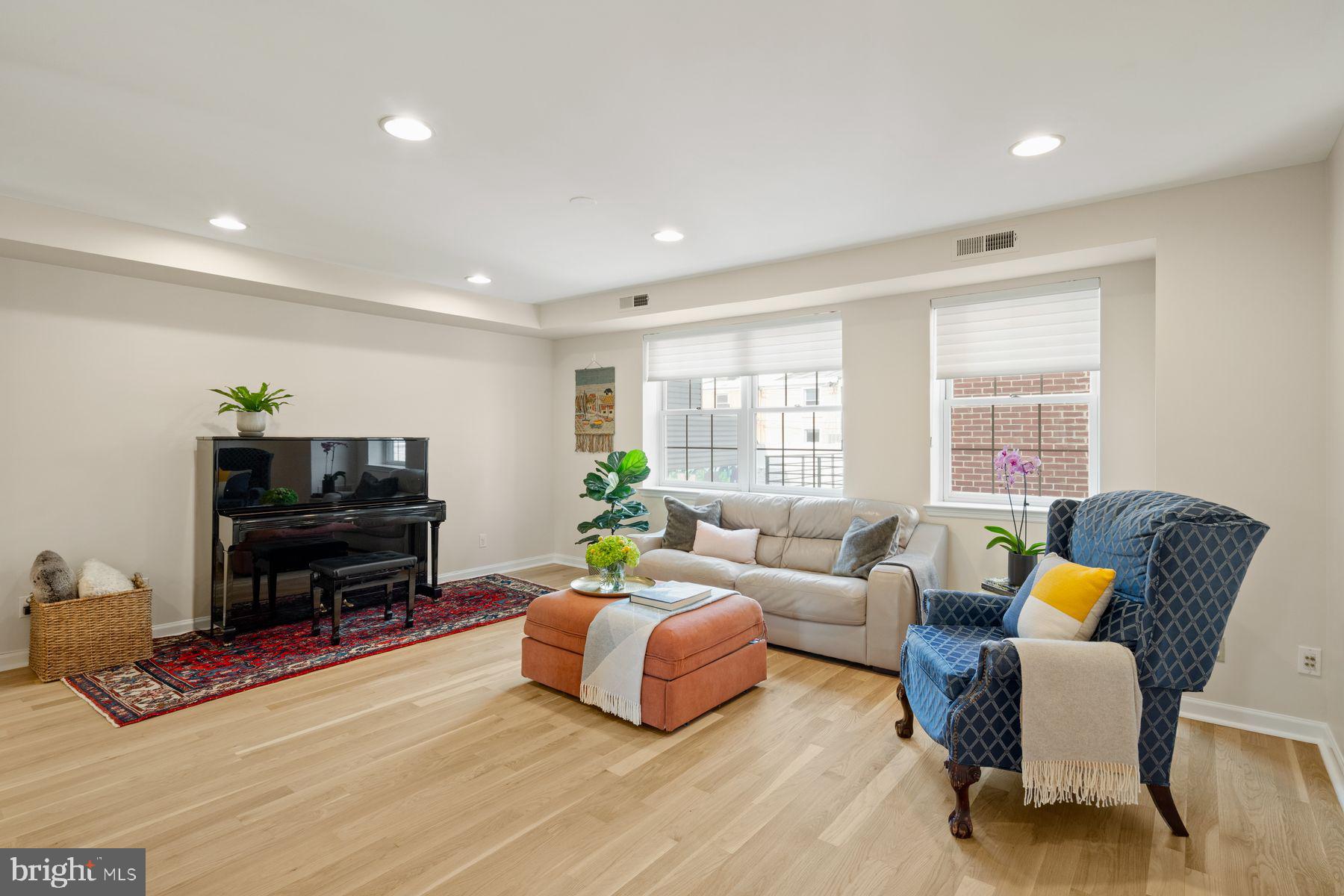 827 CATHARINE STREET