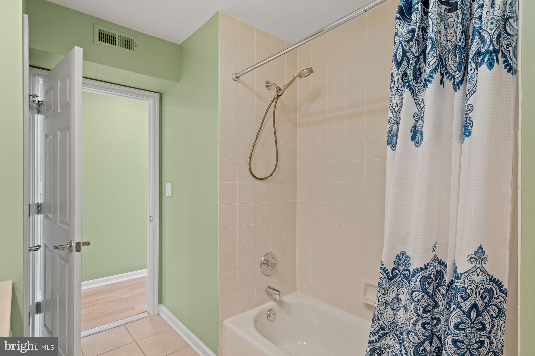 BELLA VISTA - Residential