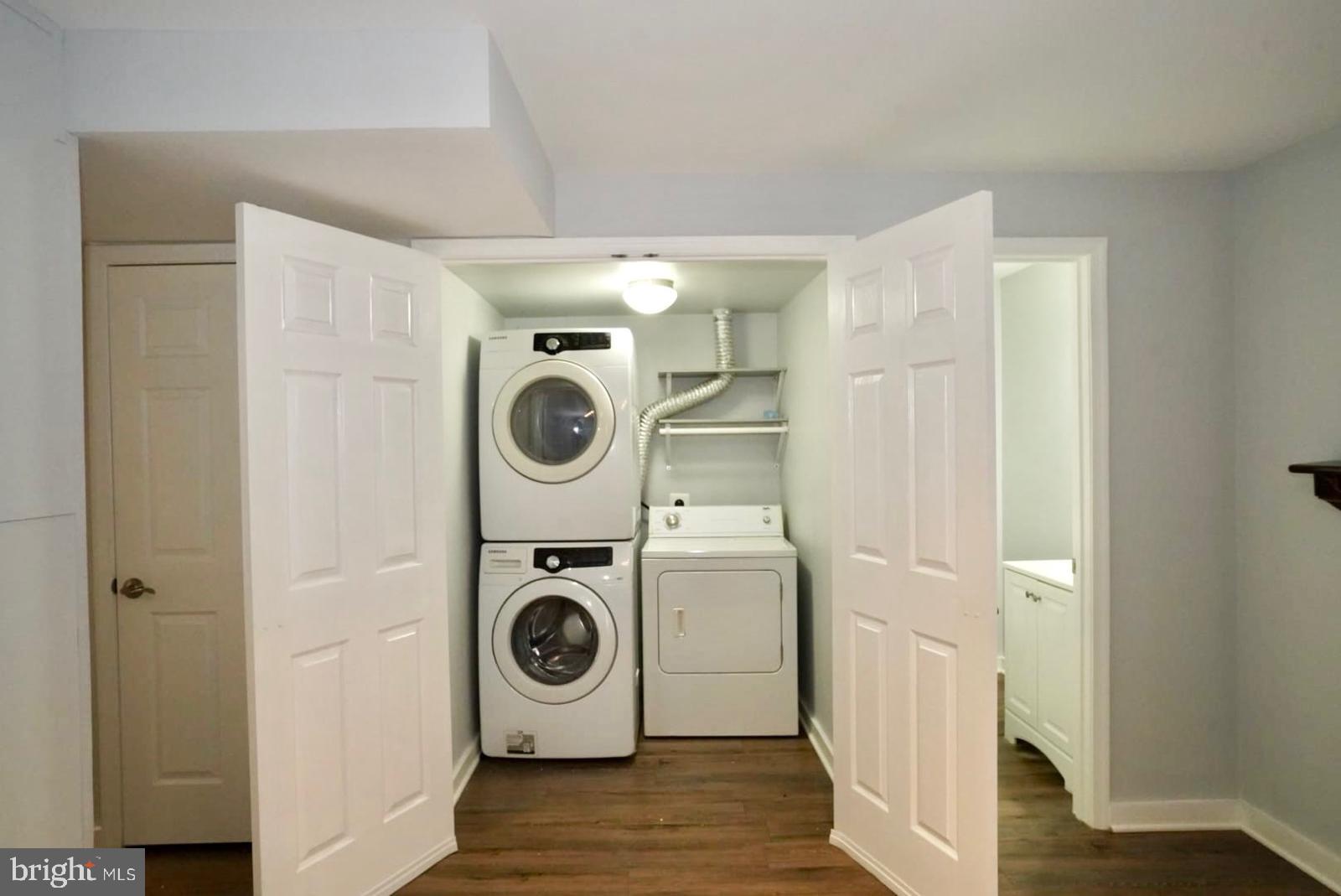 LAKELAND PLACE - Residential Lease