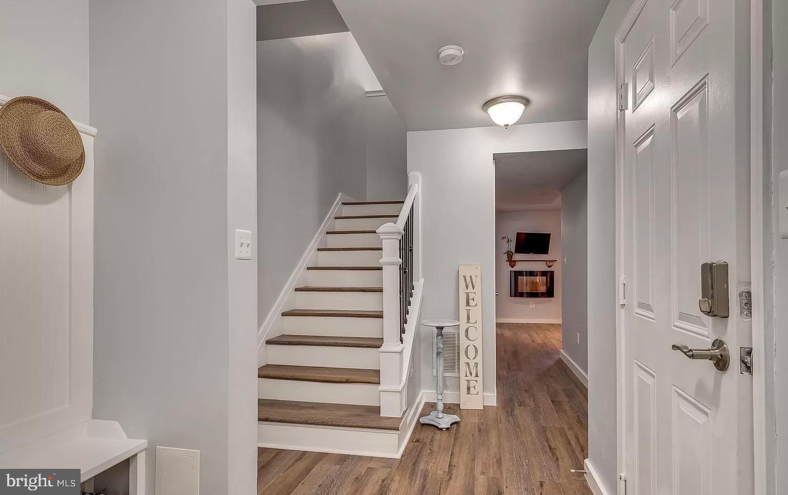 LAKELAND PLACE - Residential Lease