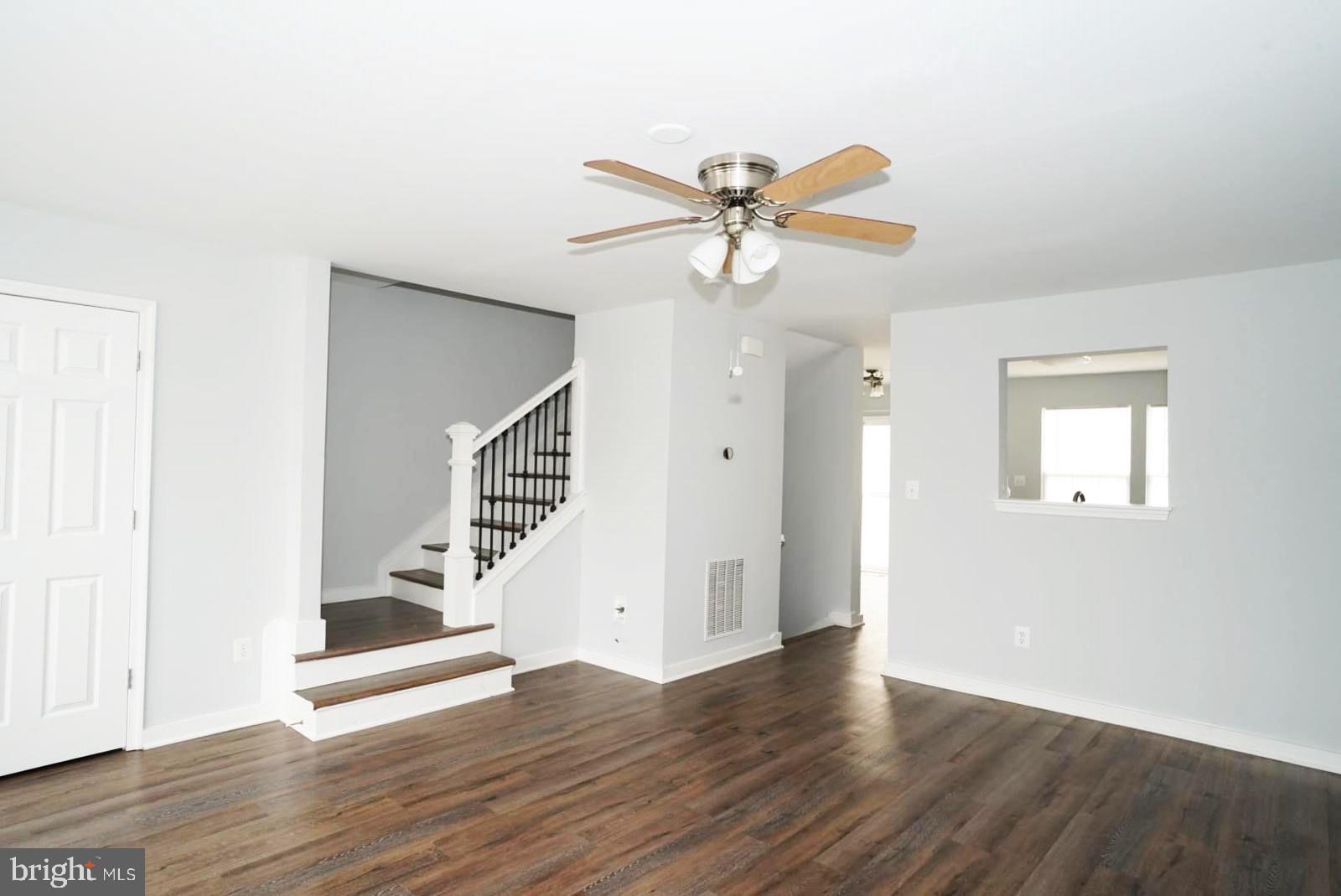 LAKELAND PLACE - Residential Lease