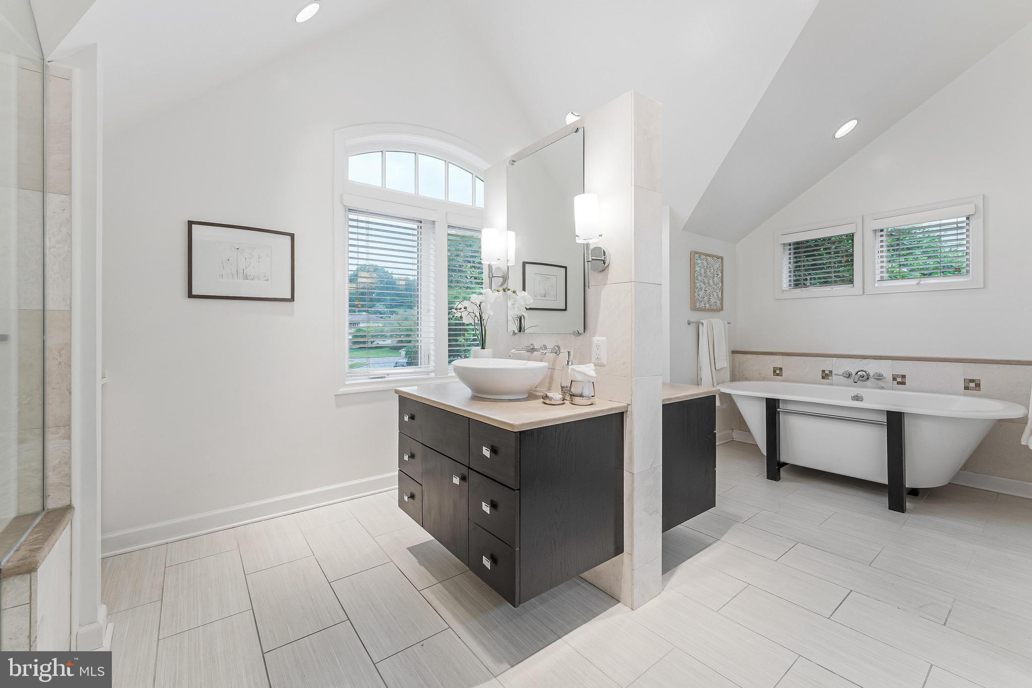 LINWAY TERRACE - Residential