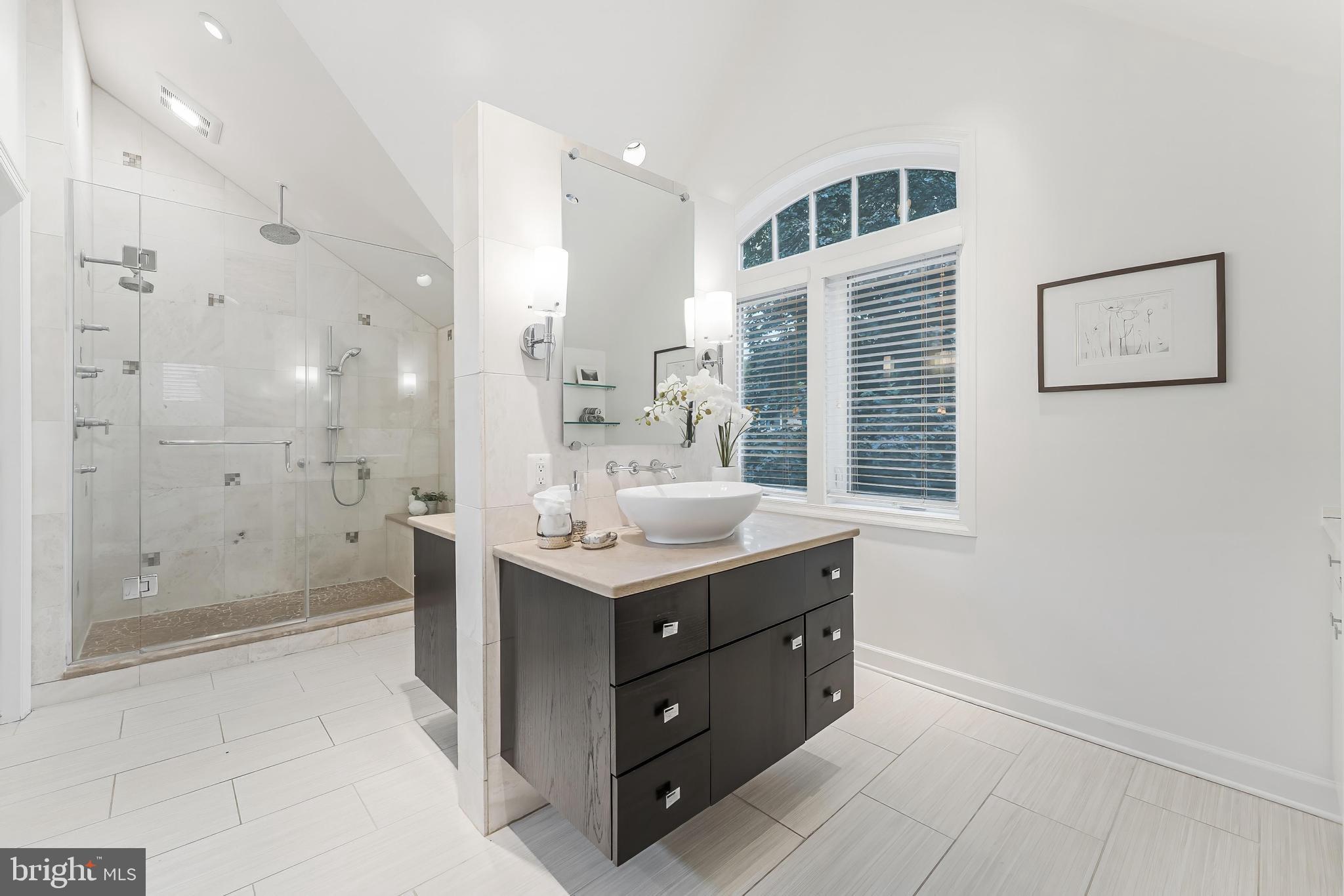 LINWAY TERRACE - Residential