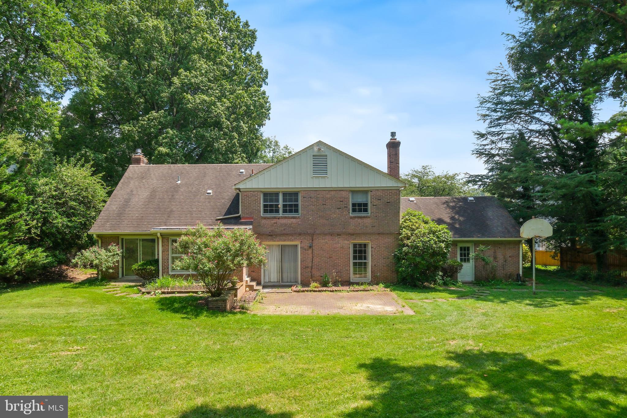 6940 RACE HORSE LANE