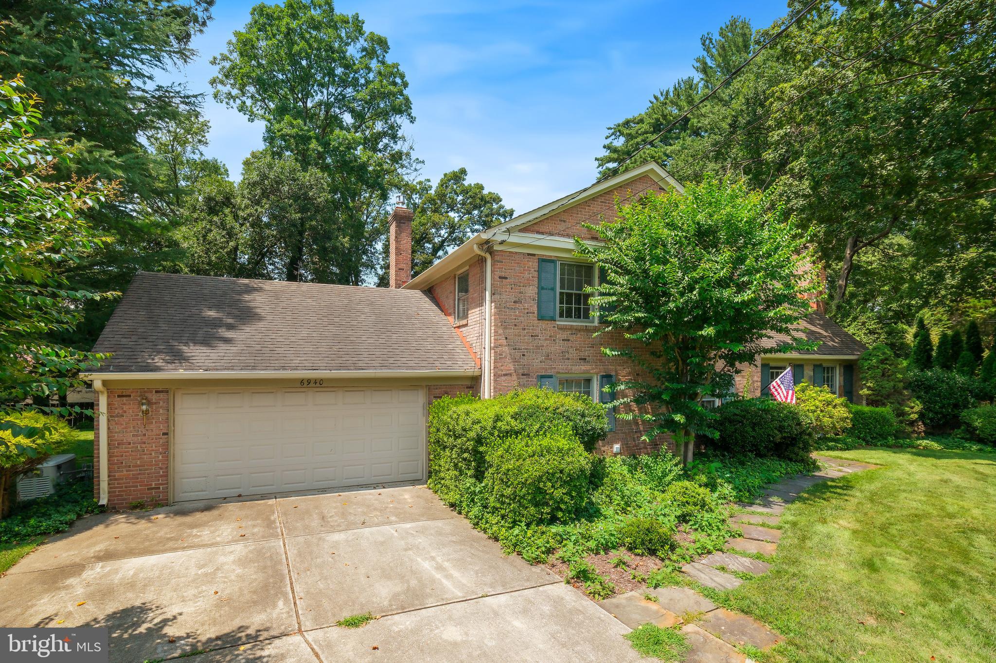 6940 RACE HORSE LANE