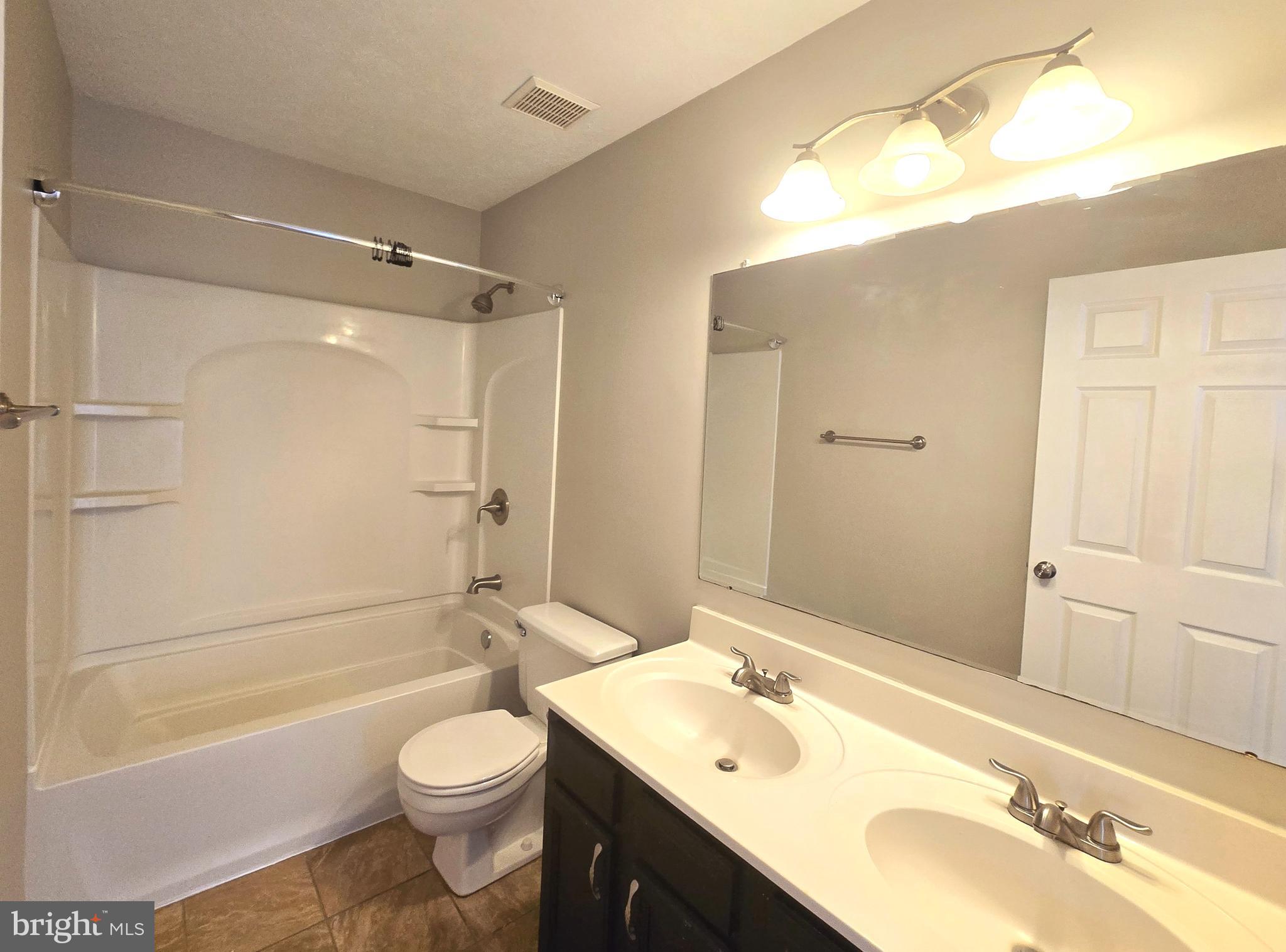 CABIN CREEKWOOD - Residential Lease