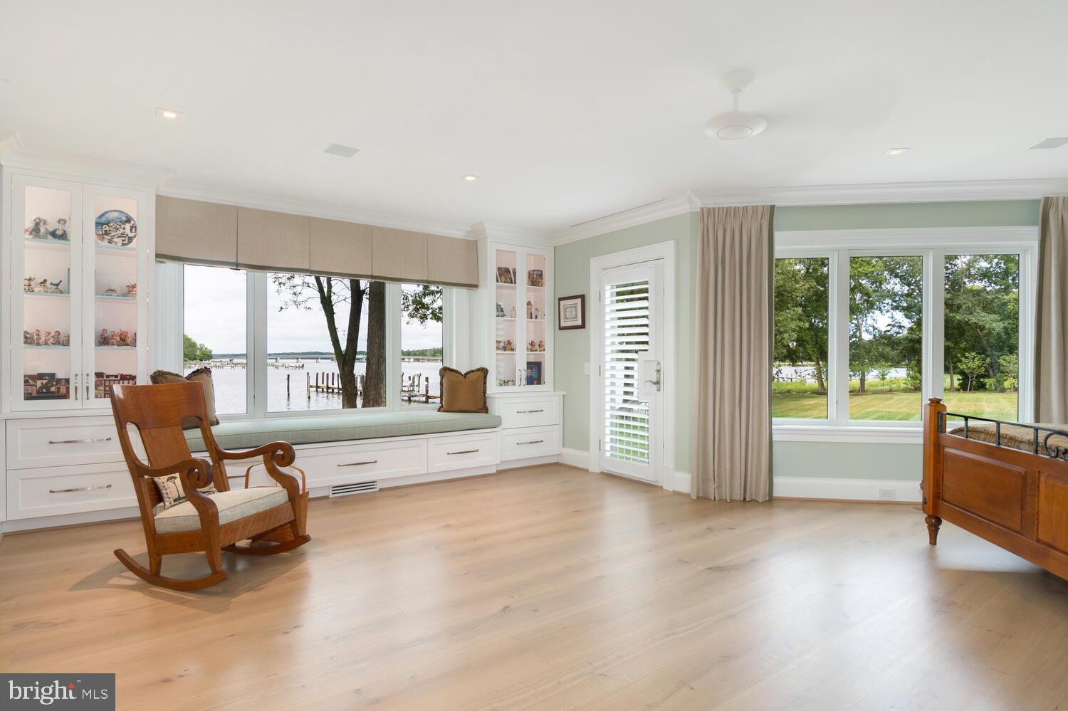 EASTON - Residential