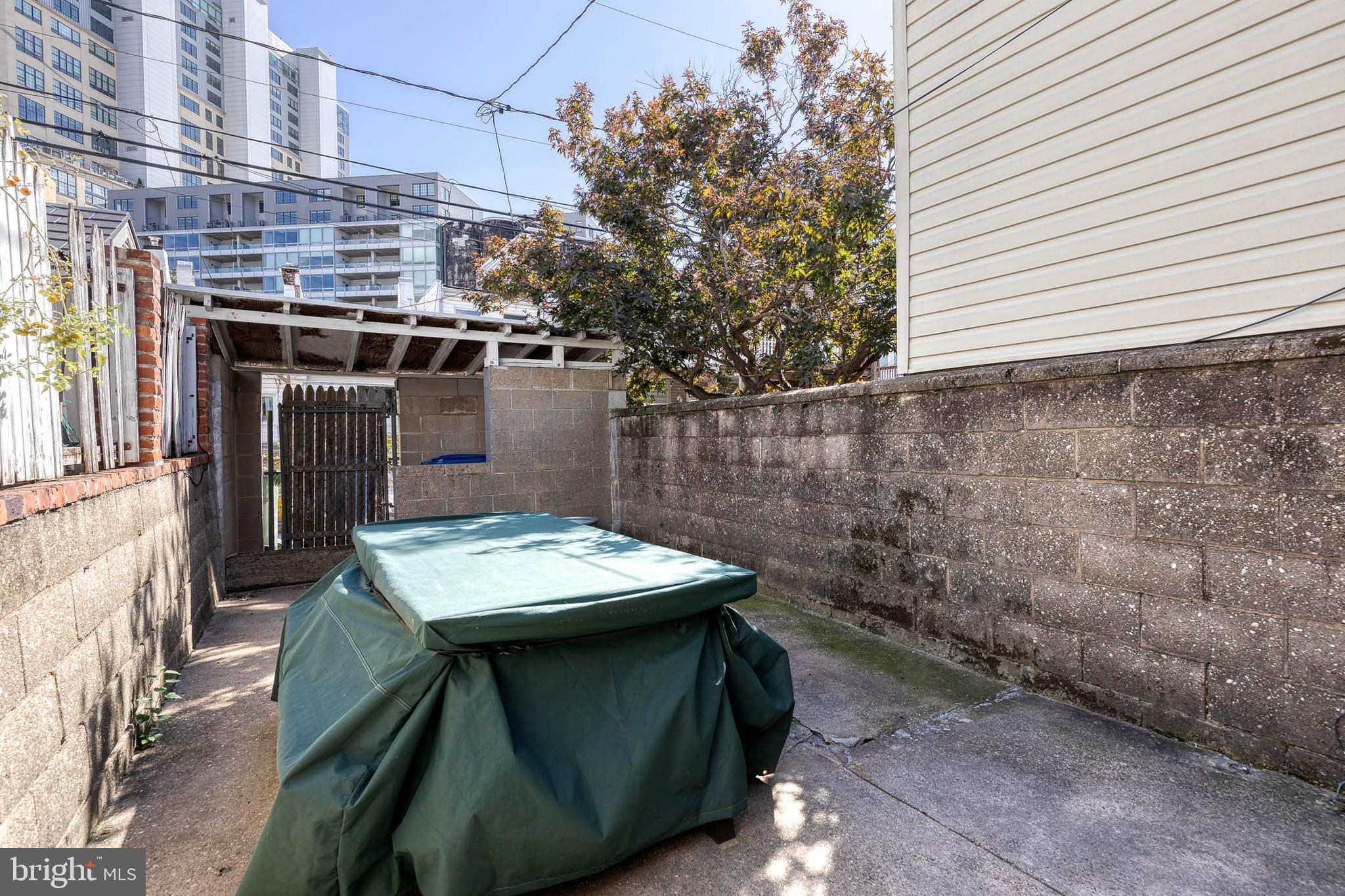 LOCUST POINT - Residential Lease