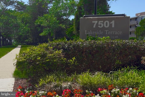 Condo For Sale - 7501 Democracy Boulevard #B-218<br/> BETHESDA, MD 20817
