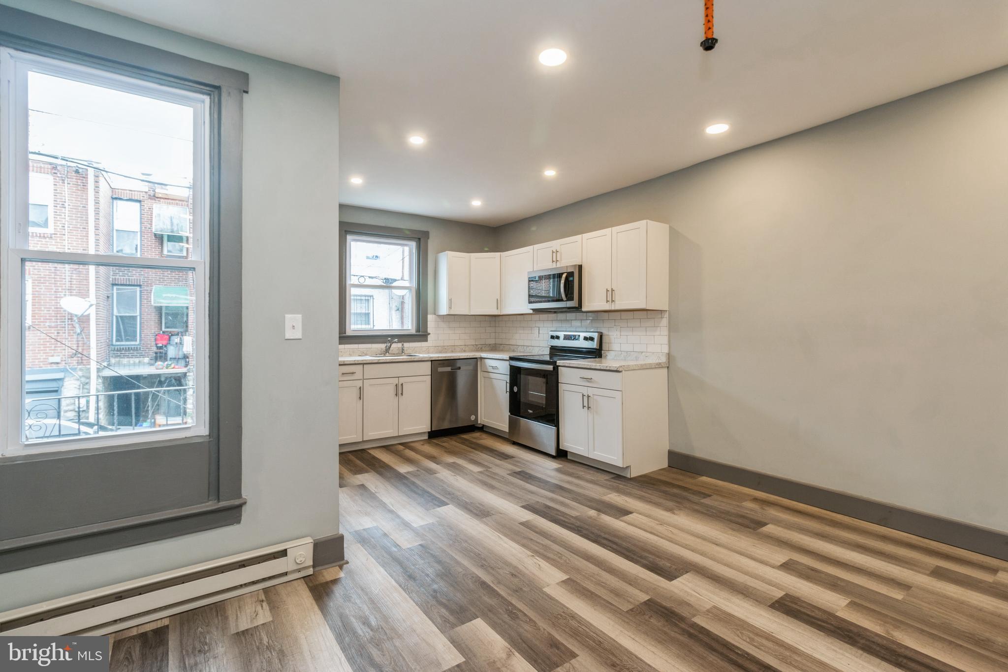 OXFORD CIRCLE - Residential