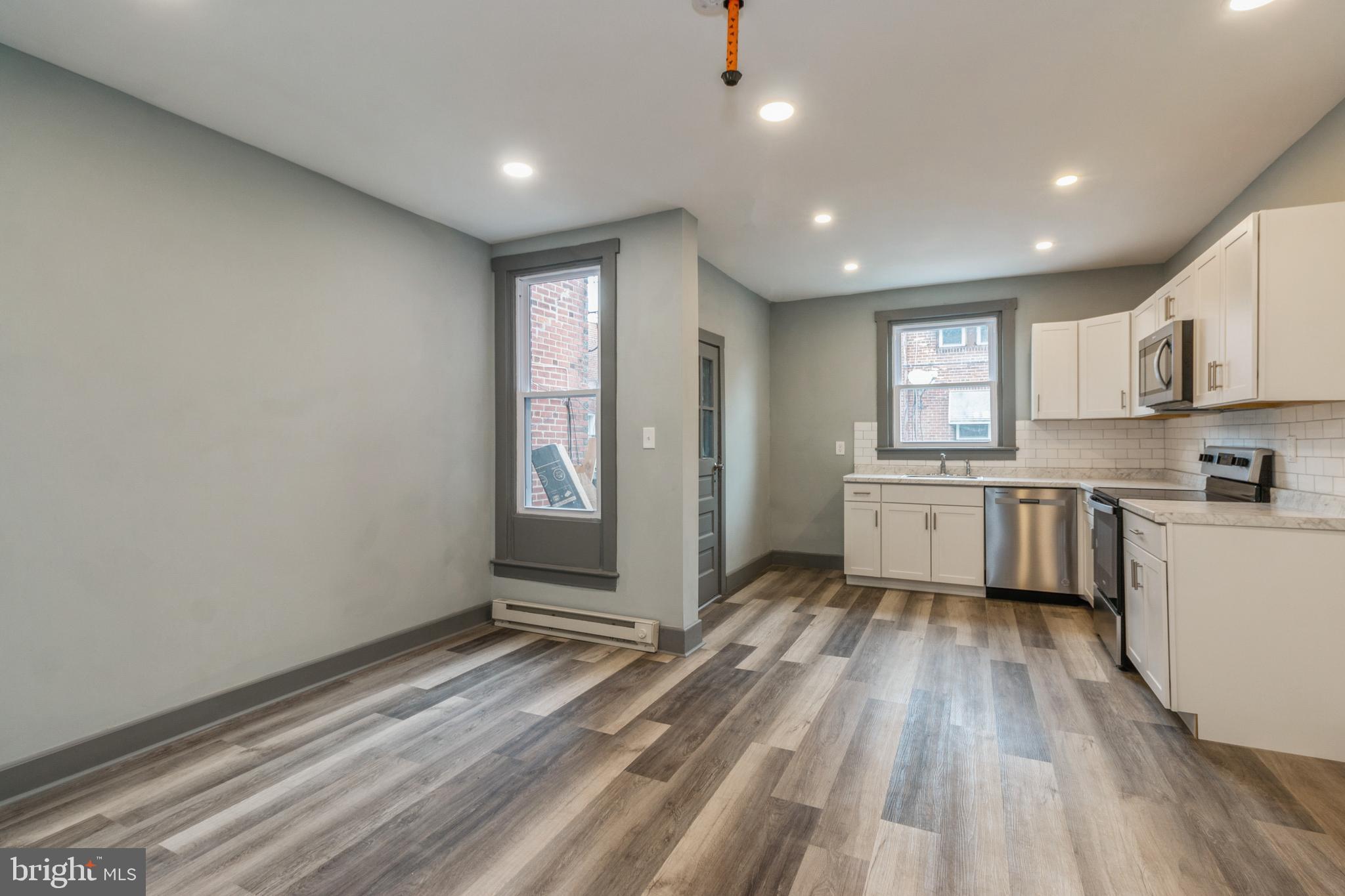 OXFORD CIRCLE - Residential