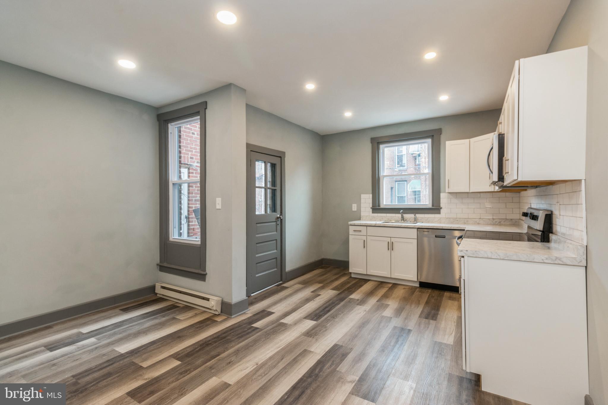 OXFORD CIRCLE - Residential