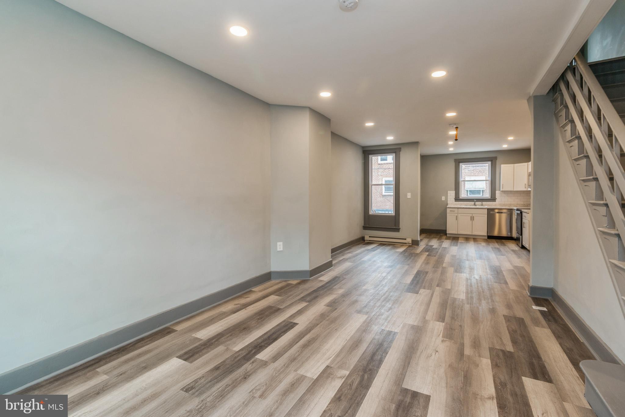 OXFORD CIRCLE - Residential