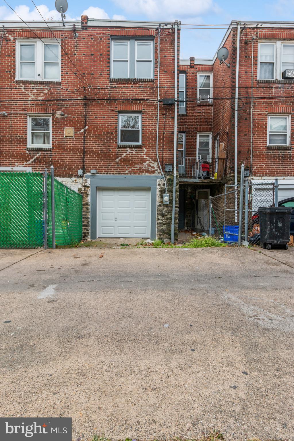 OXFORD CIRCLE - Residential