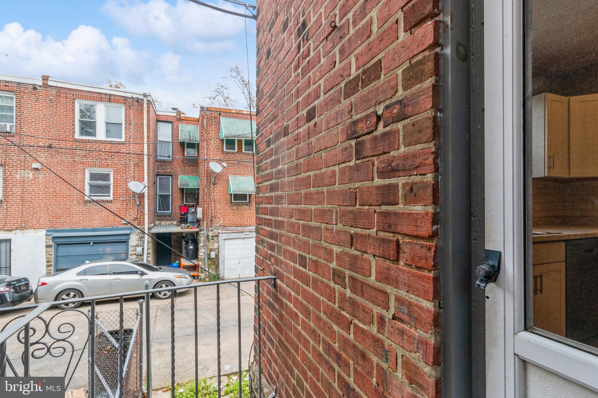 OXFORD CIRCLE - Residential