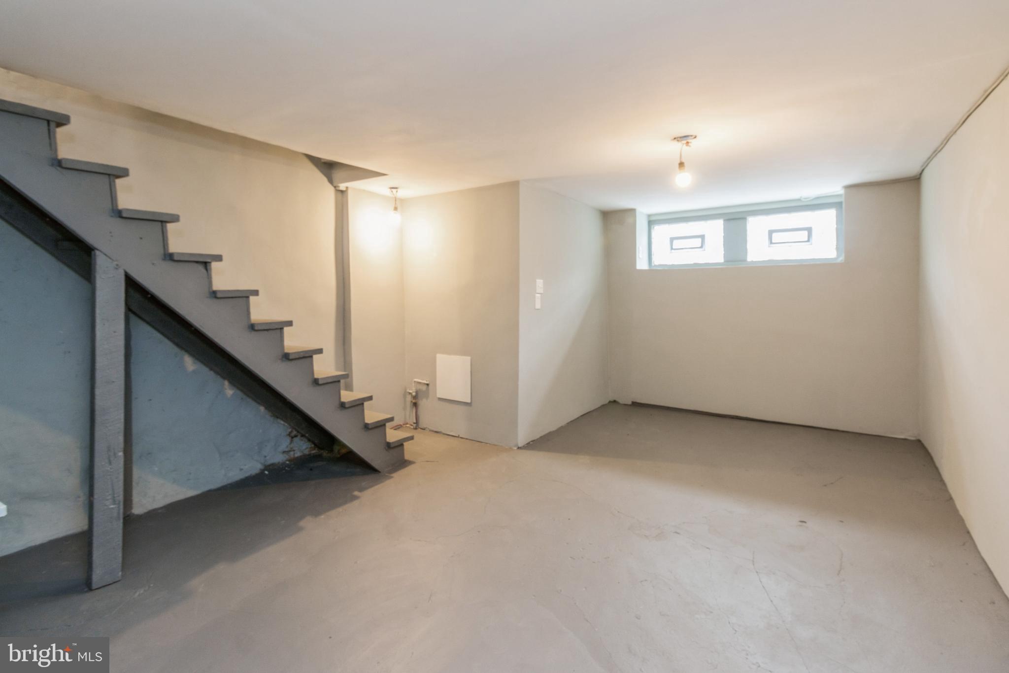 OXFORD CIRCLE - Residential