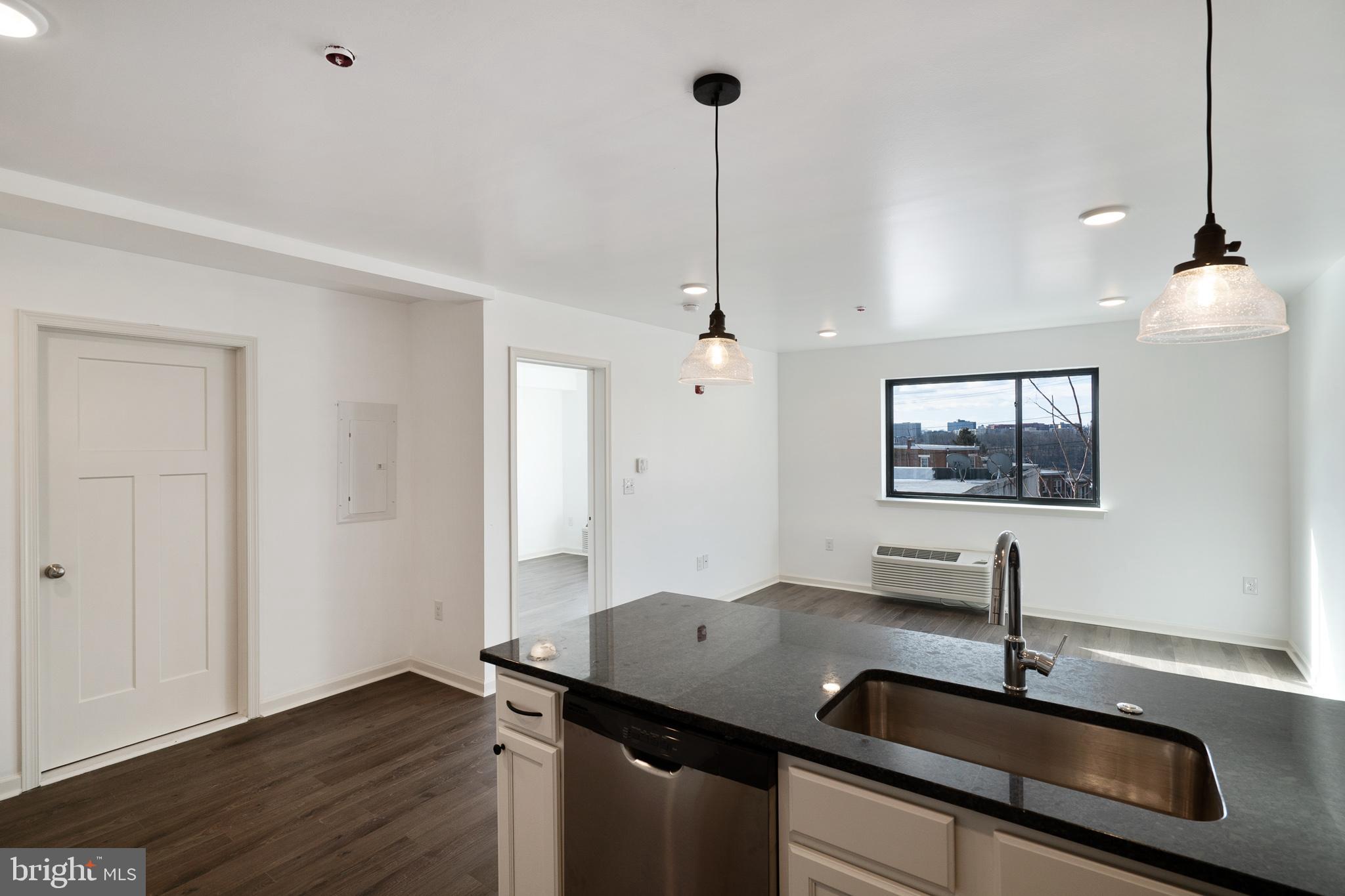 ROXBOROUGH - Residential Lease