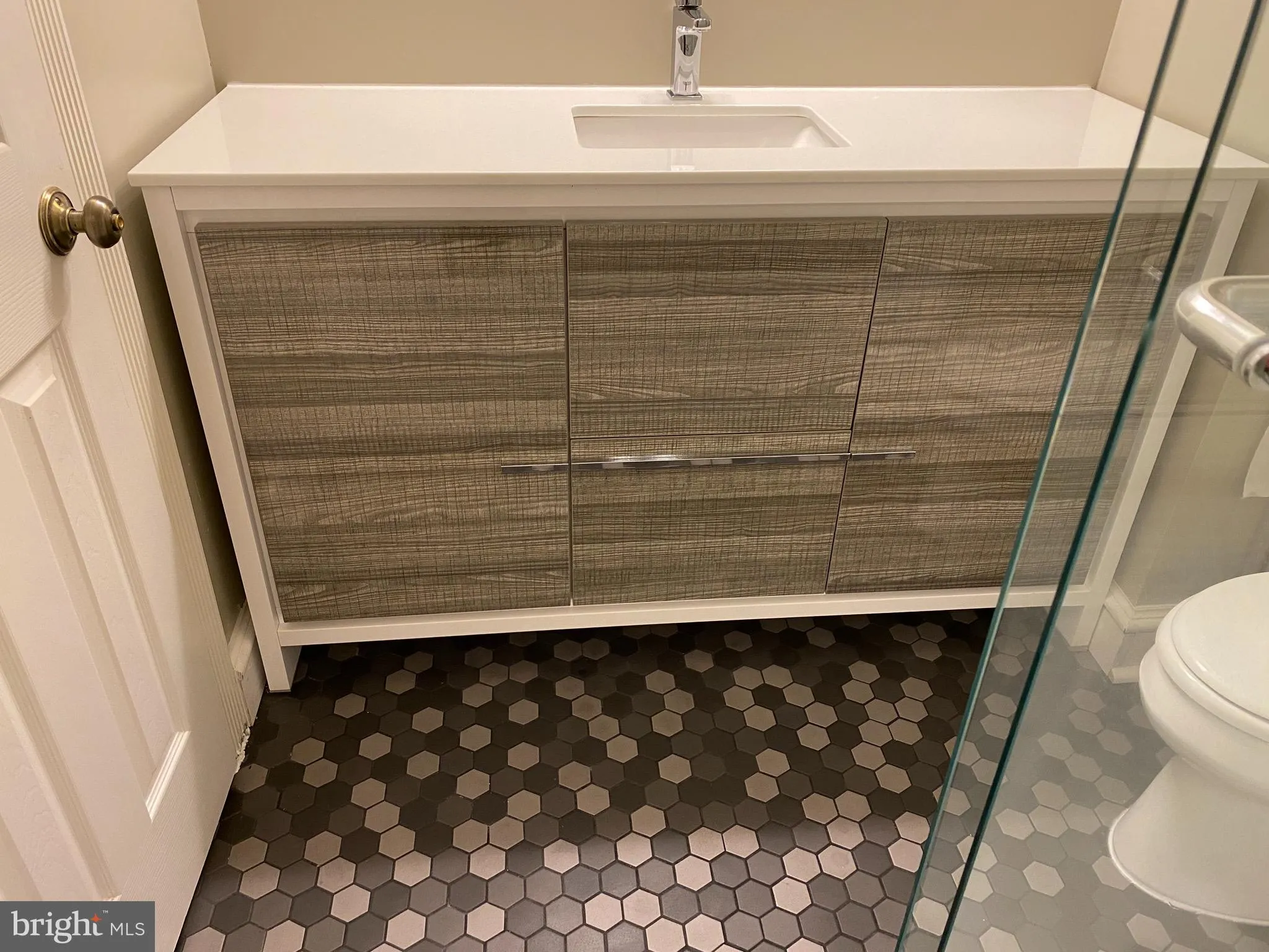 Additional image 92 of 915 C Street SE, Washington, DC 20003