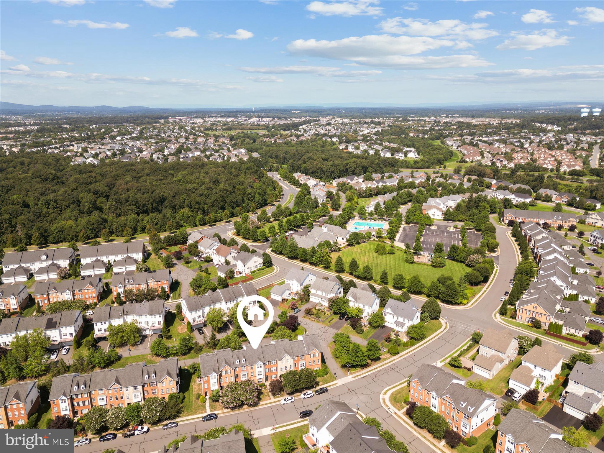 LOUDOUN VALLEY ESTATES - Residential