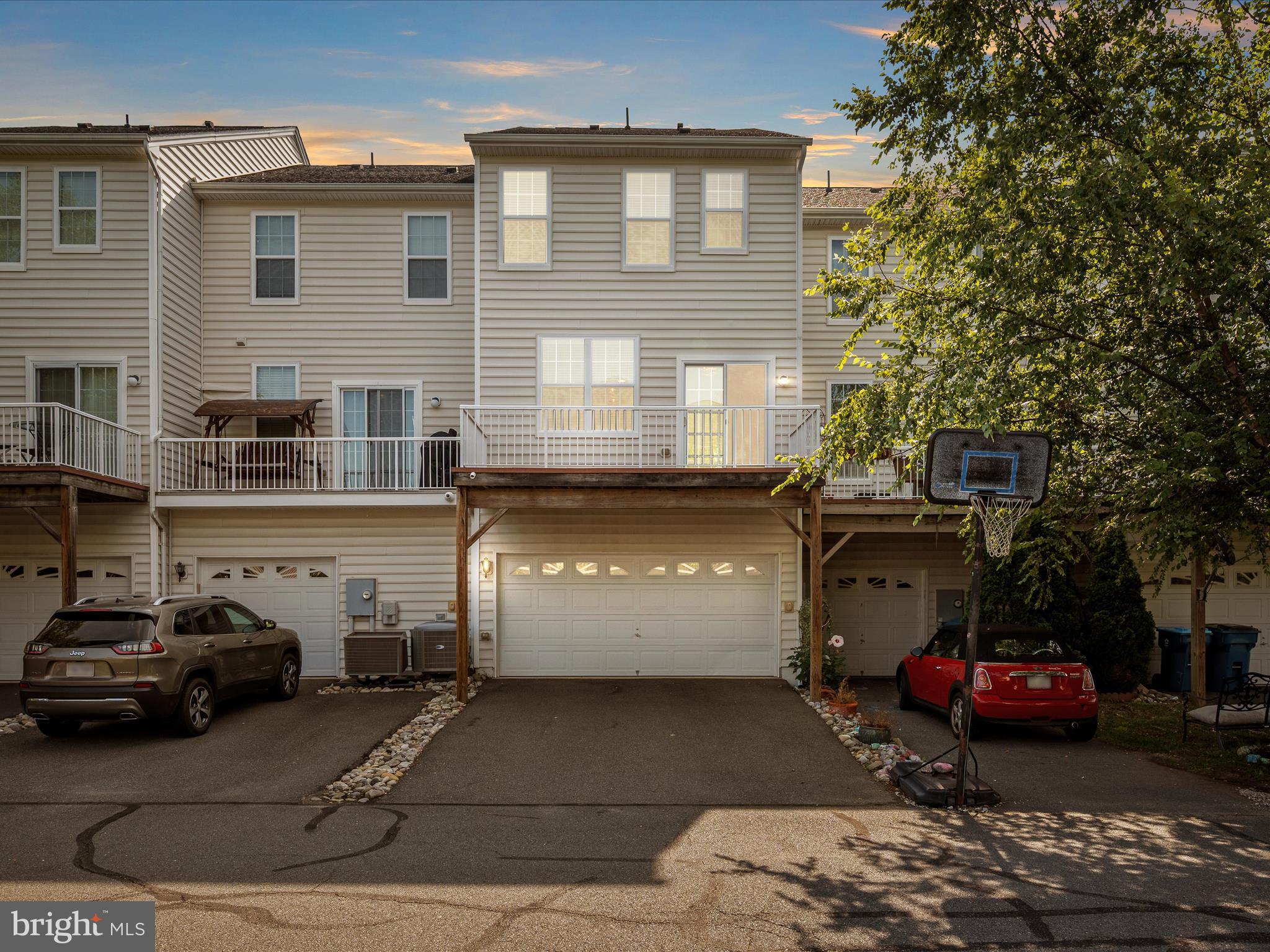 LOUDOUN VALLEY ESTATES - Residential