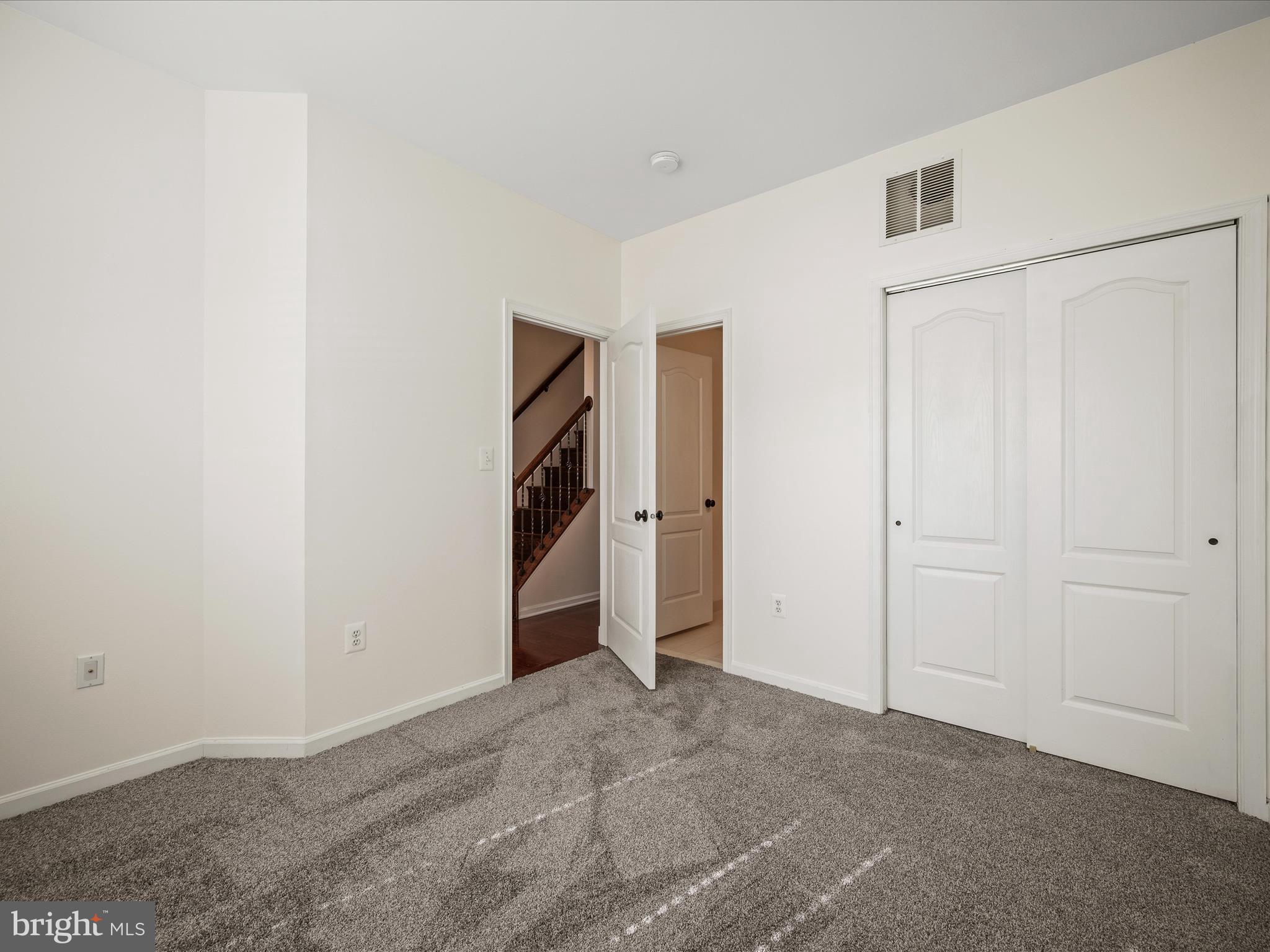 LOUDOUN VALLEY ESTATES - Residential