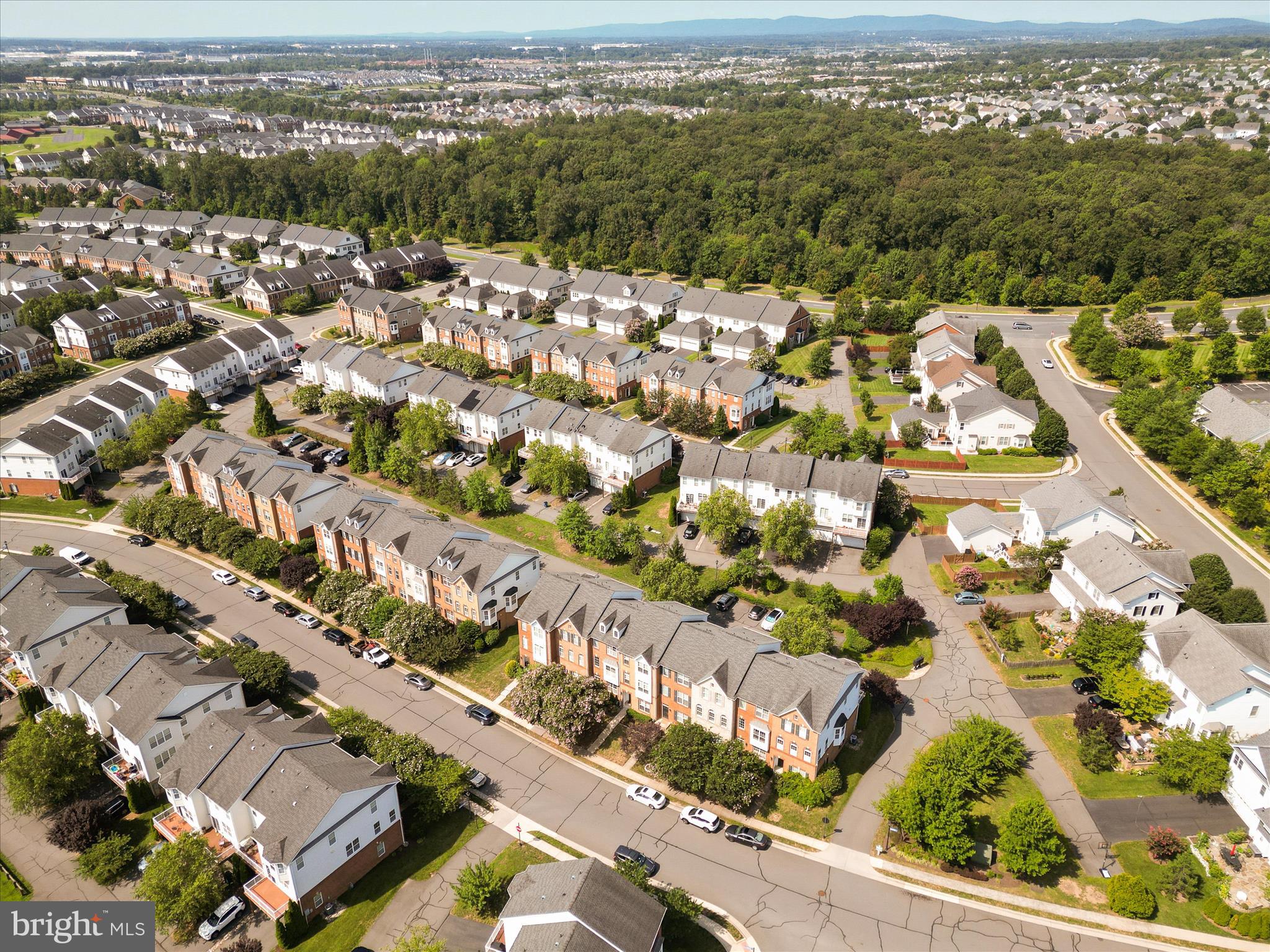 LOUDOUN VALLEY ESTATES - Residential