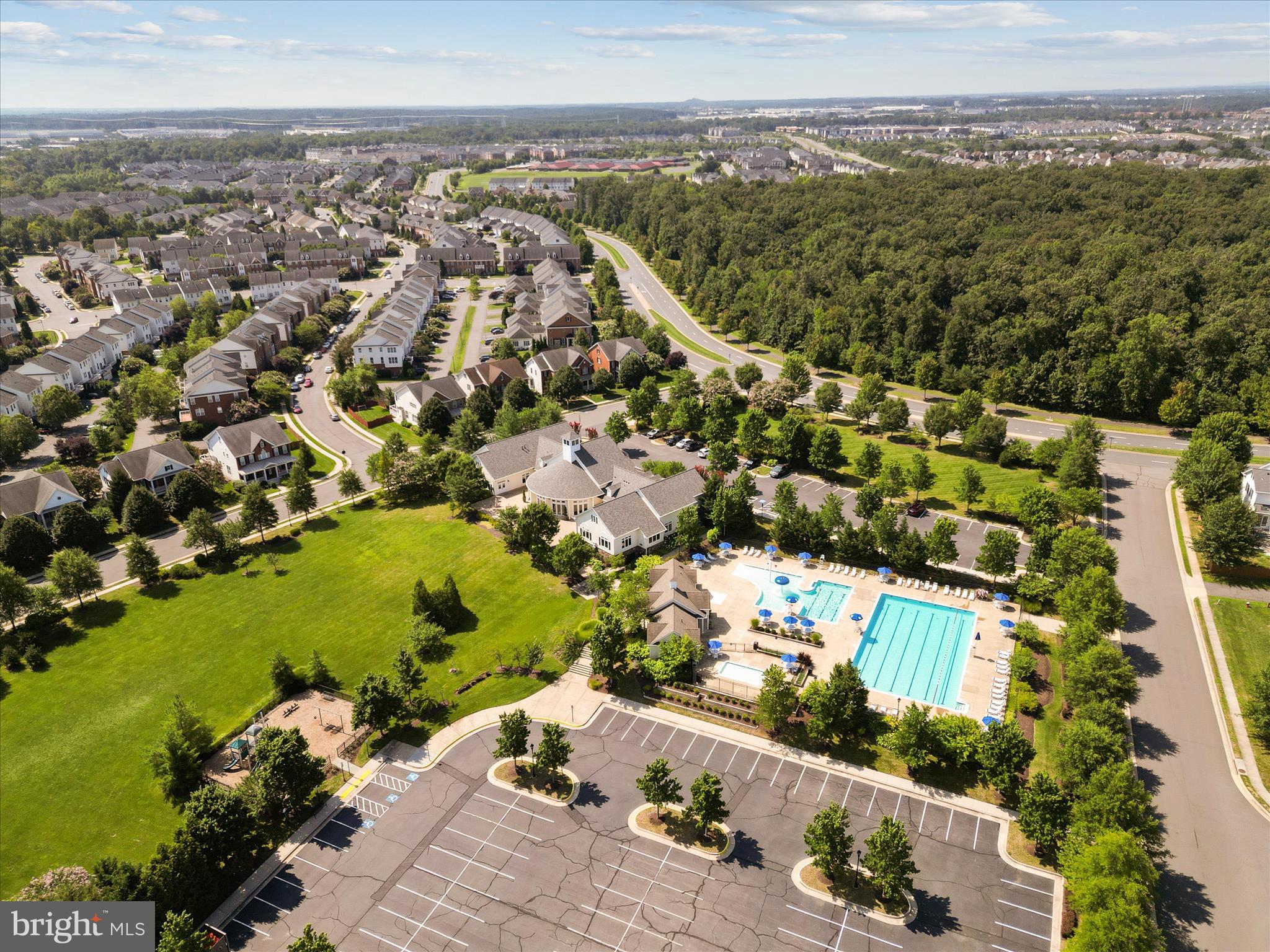 LOUDOUN VALLEY ESTATES - Residential