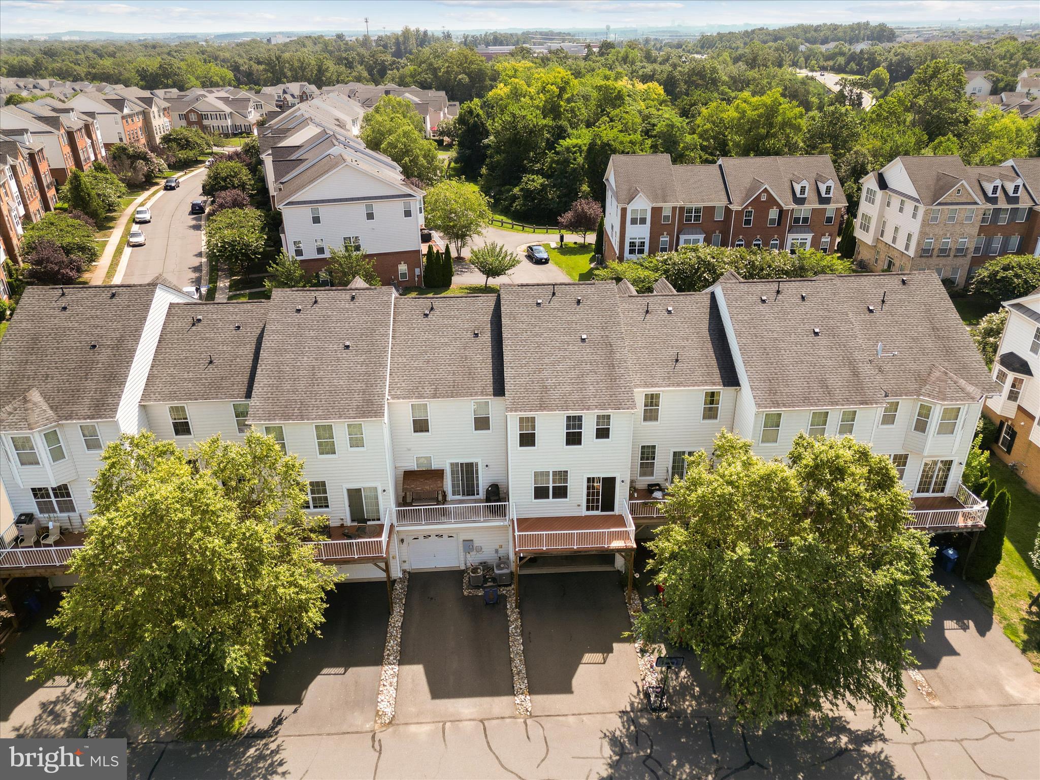 LOUDOUN VALLEY ESTATES - Residential