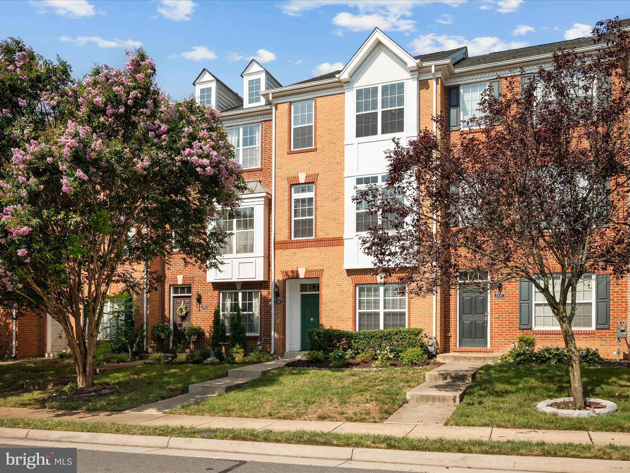 LOUDOUN VALLEY ESTATES - Residential