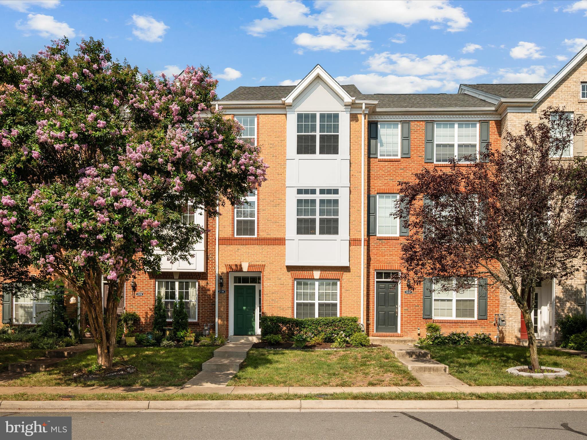 LOUDOUN VALLEY ESTATES - Residential