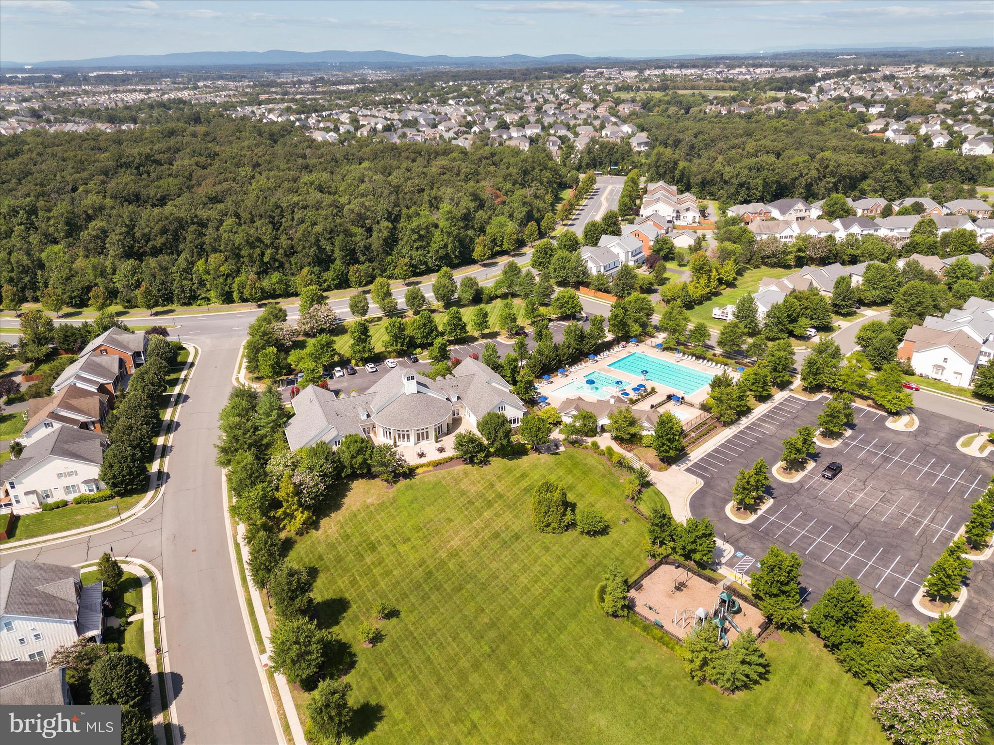 LOUDOUN VALLEY ESTATES - Residential