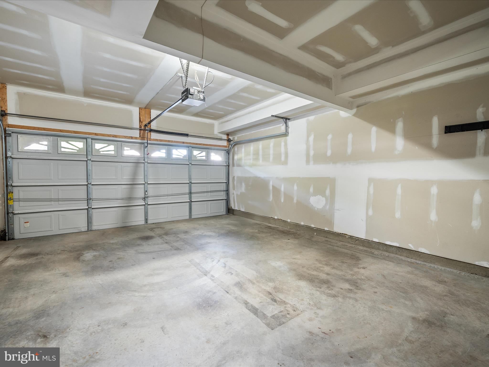 LOUDOUN VALLEY ESTATES - Residential