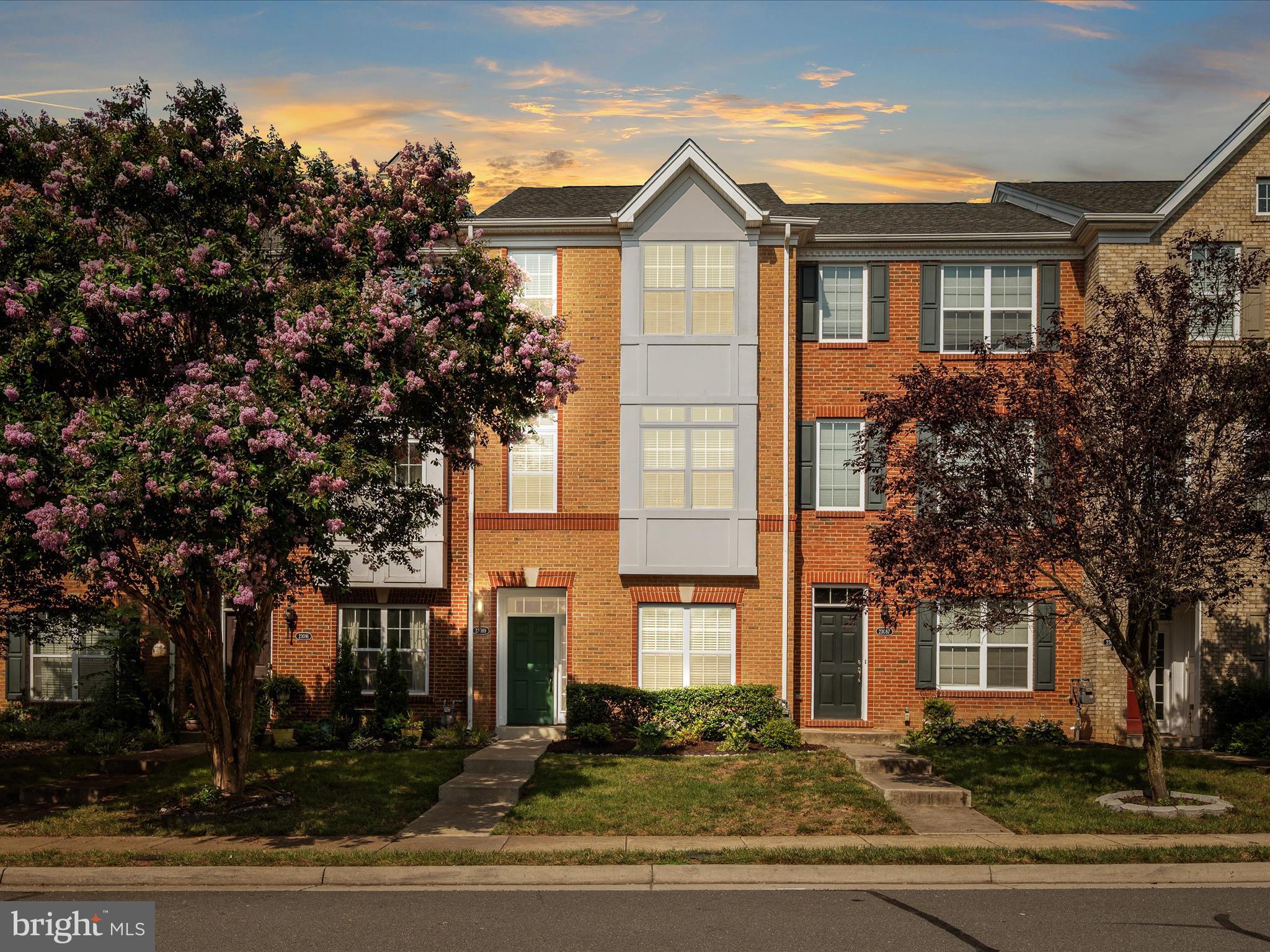 LOUDOUN VALLEY ESTATES - Residential
