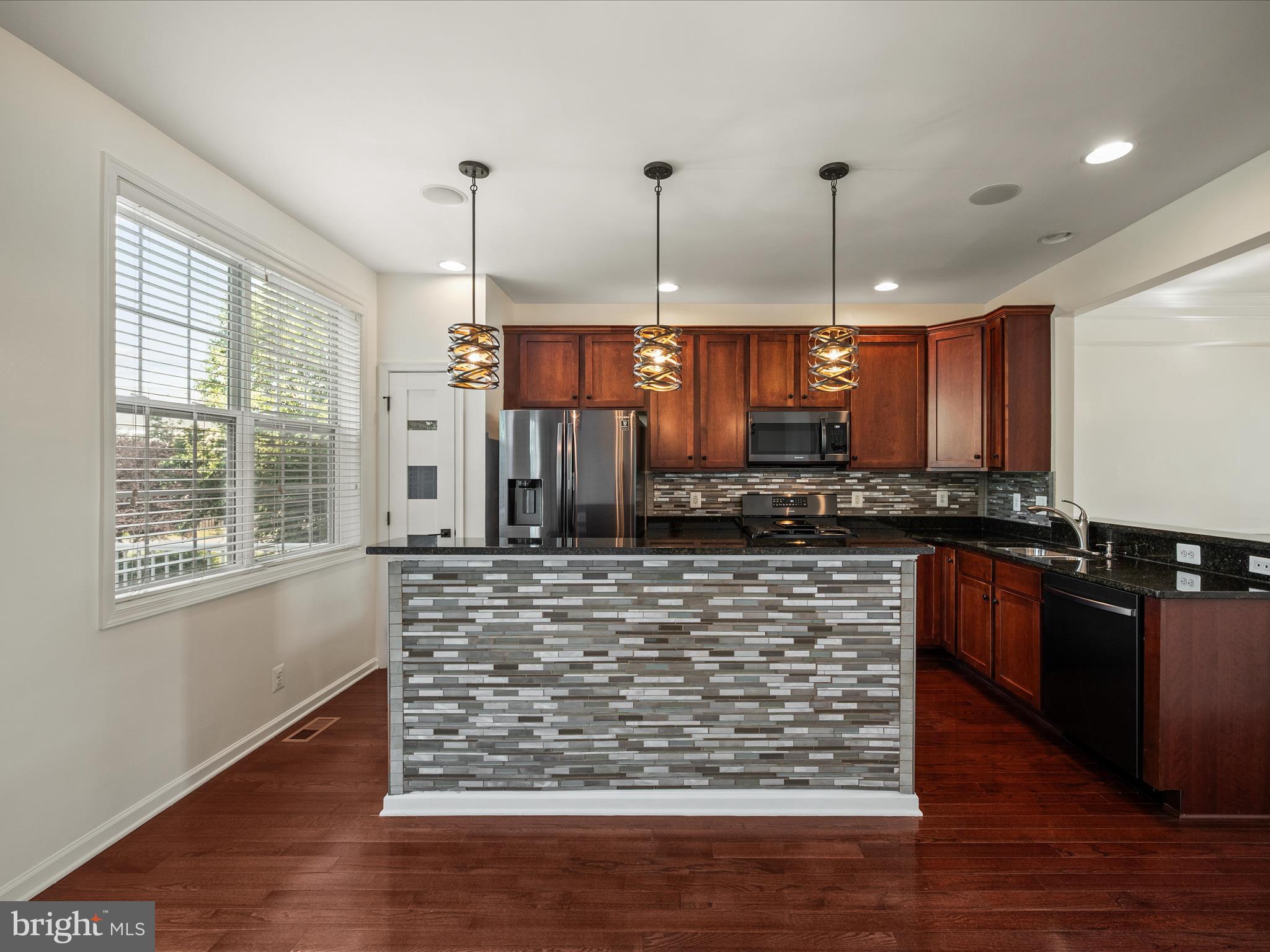 LOUDOUN VALLEY ESTATES - Residential