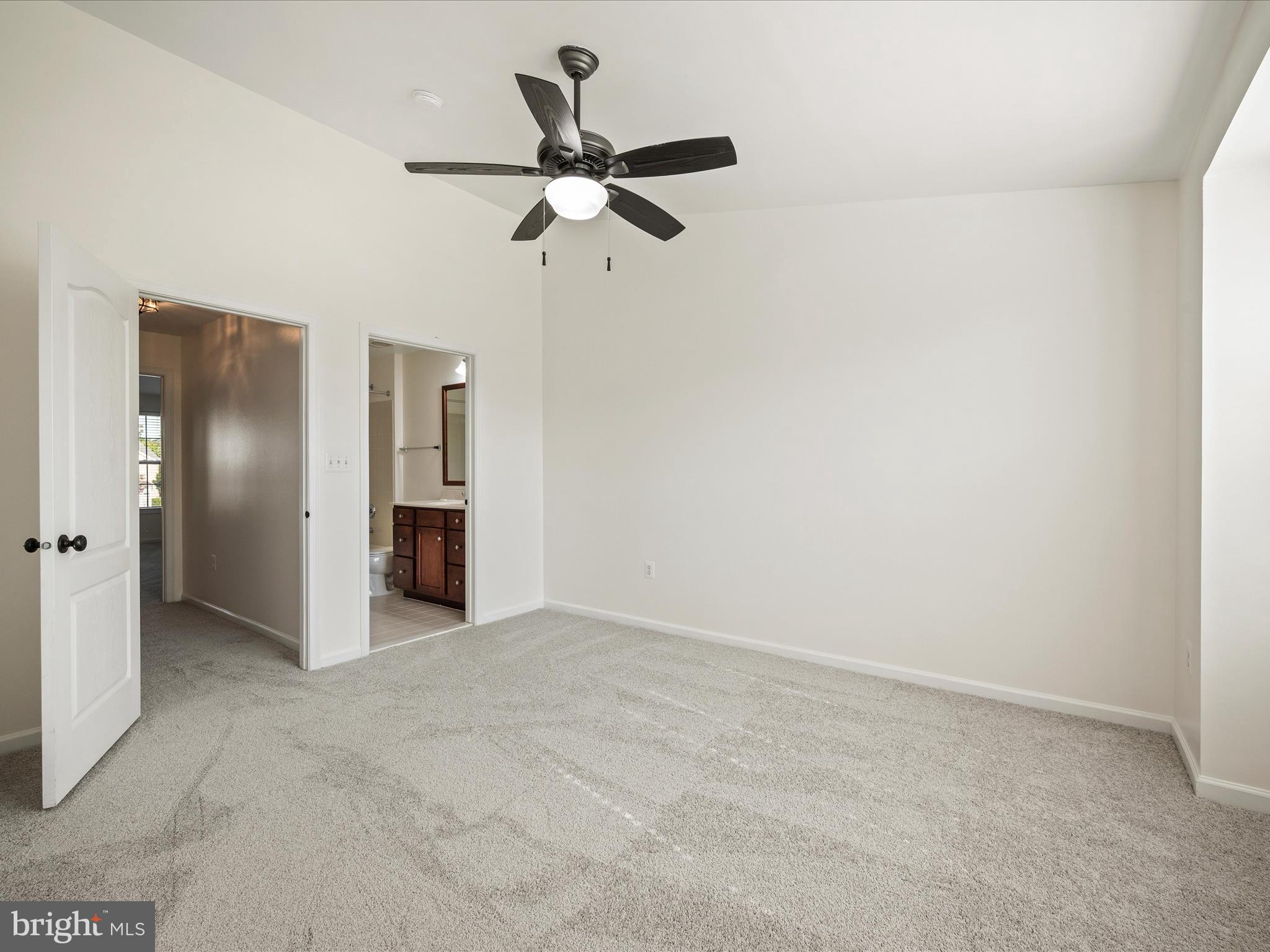 LOUDOUN VALLEY ESTATES - Residential