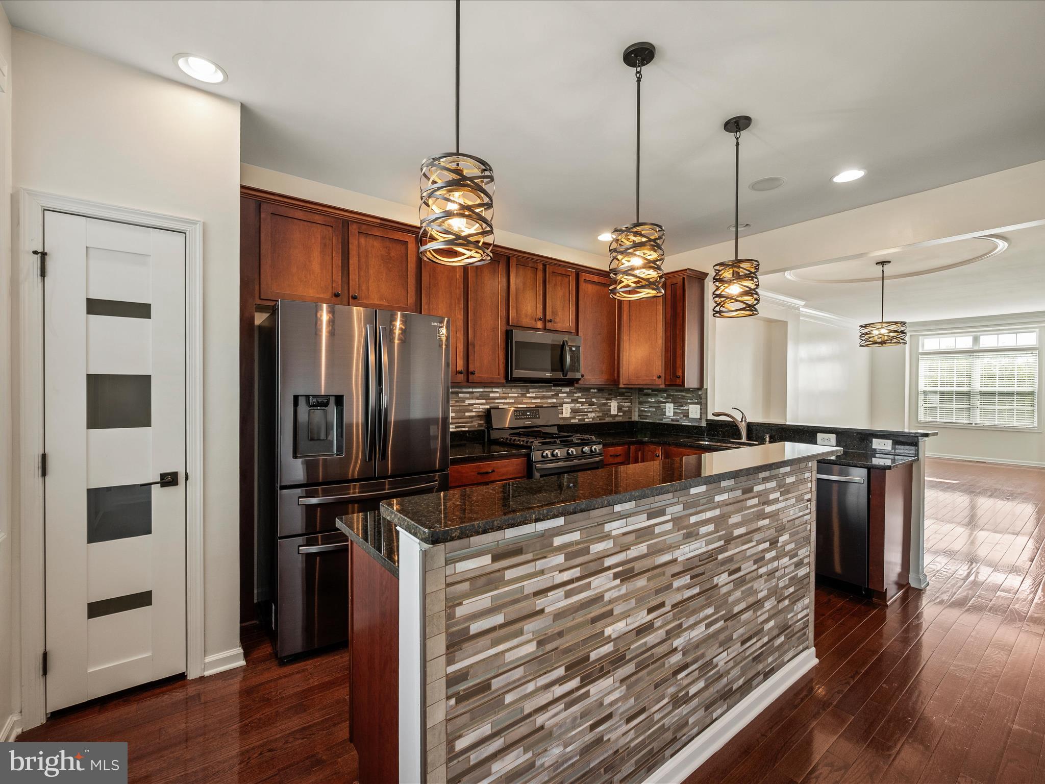 LOUDOUN VALLEY ESTATES - Residential