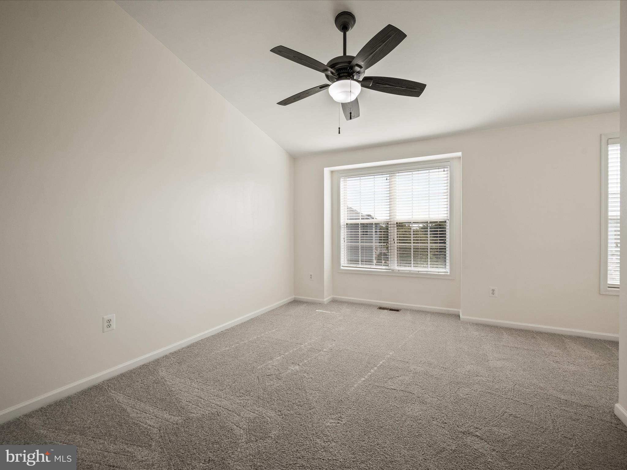 LOUDOUN VALLEY ESTATES - Residential