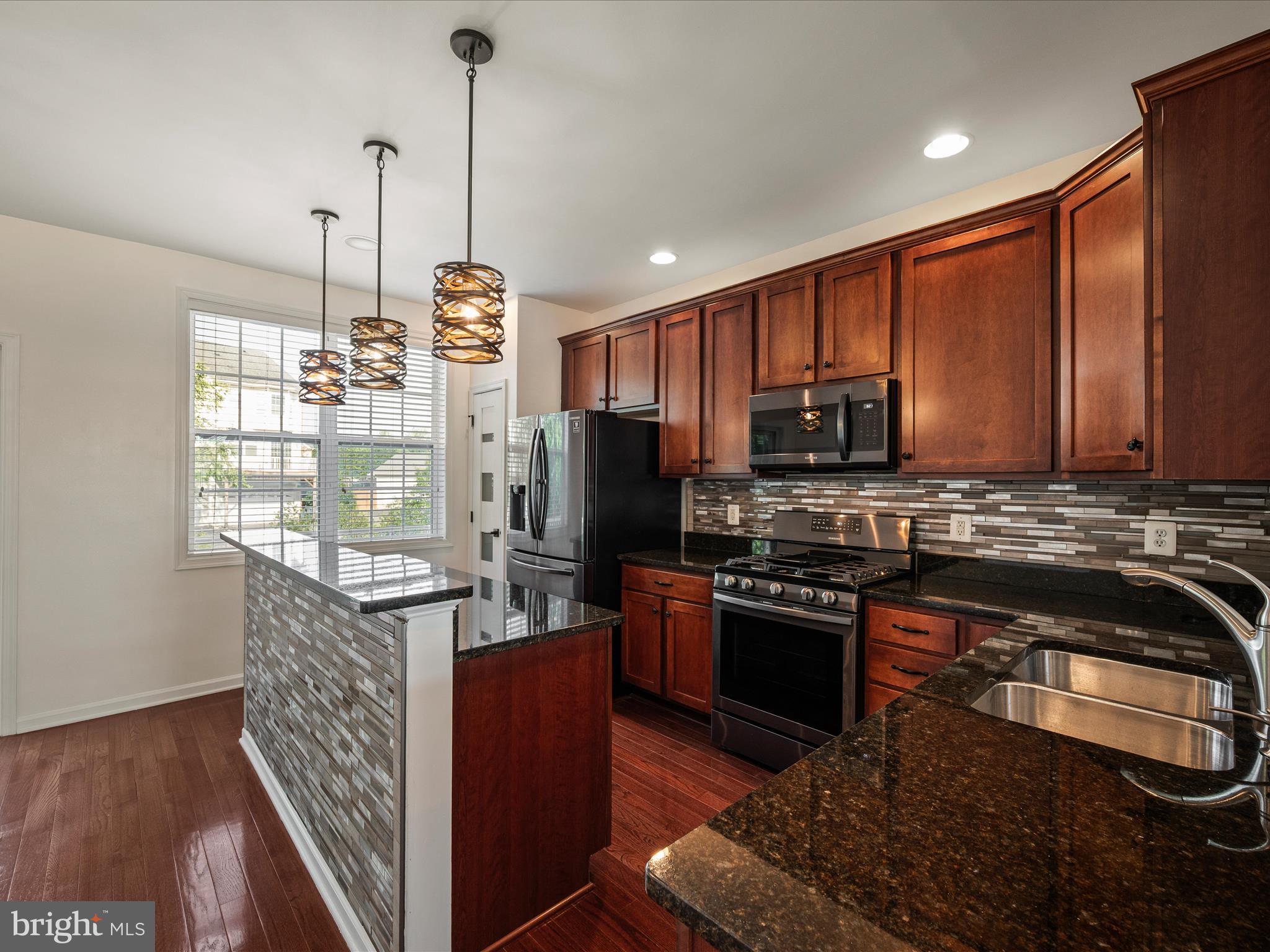 LOUDOUN VALLEY ESTATES - Residential